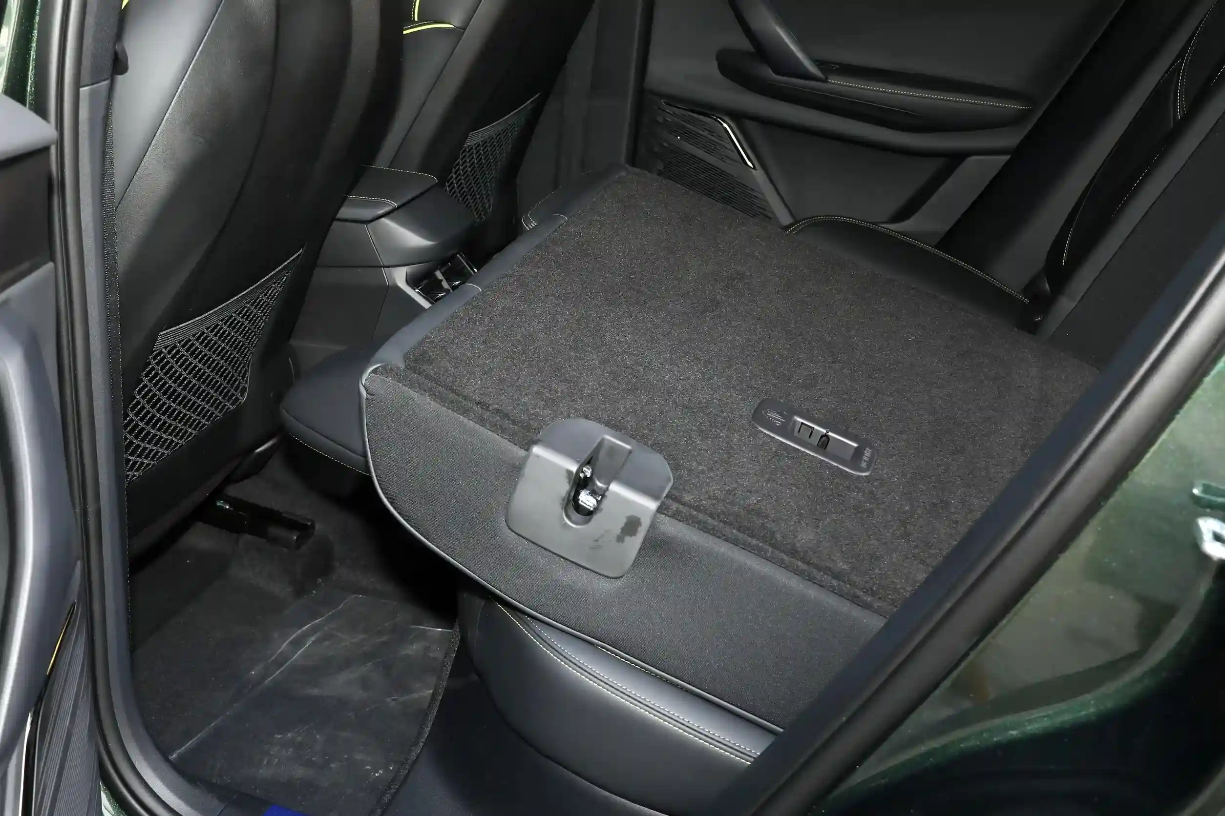 Lynk & Co 06 picture (6)