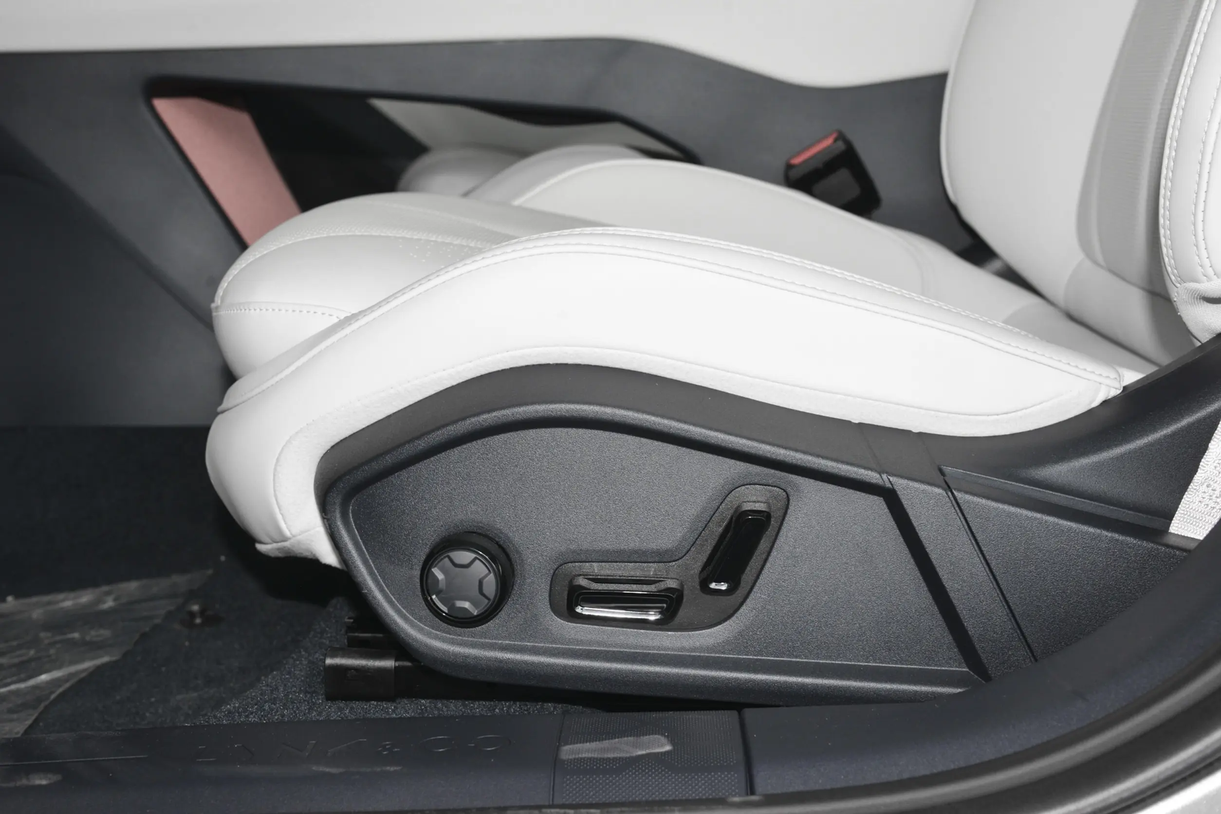 Lynk & Co 07 EM-P picture (6)