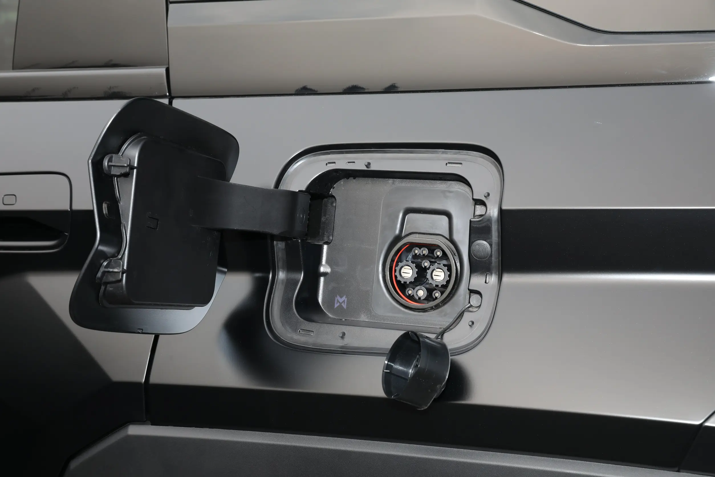 M-Hero 917 EV picture (11)