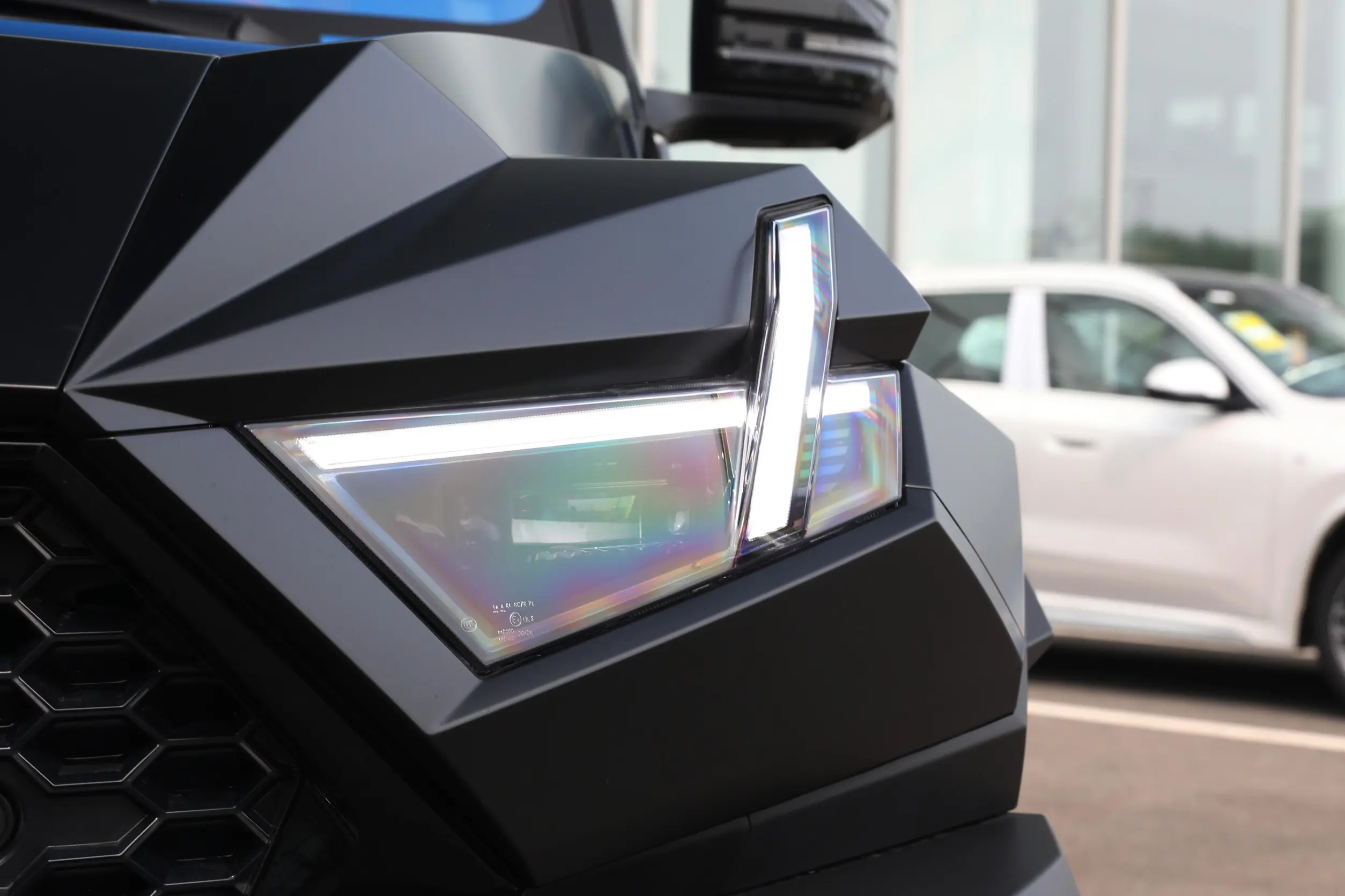 M-Hero 917 EV picture (9)