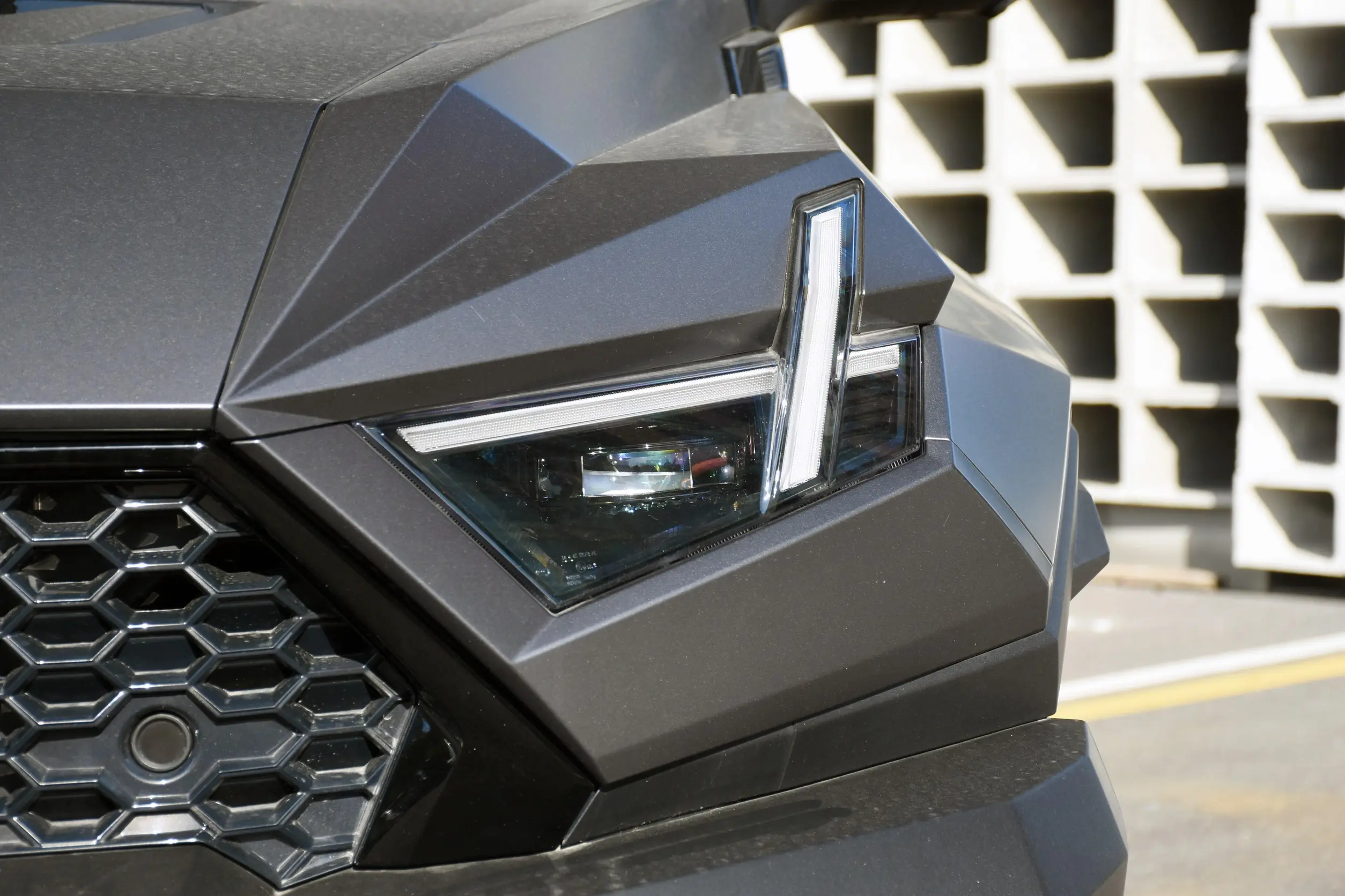 M-Hero 917 REEV picture (10)