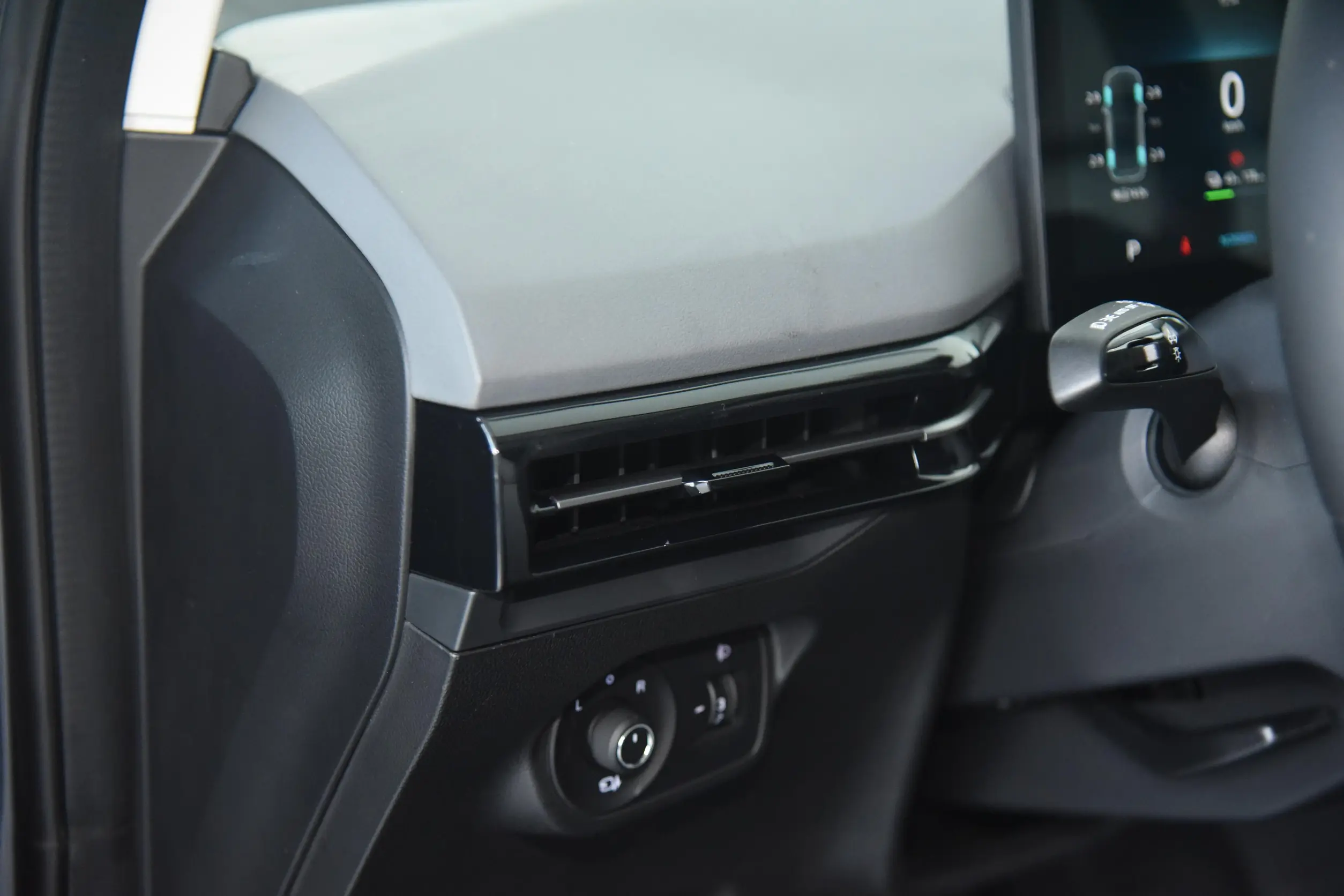 MG Motor MG4 EV picture (1)