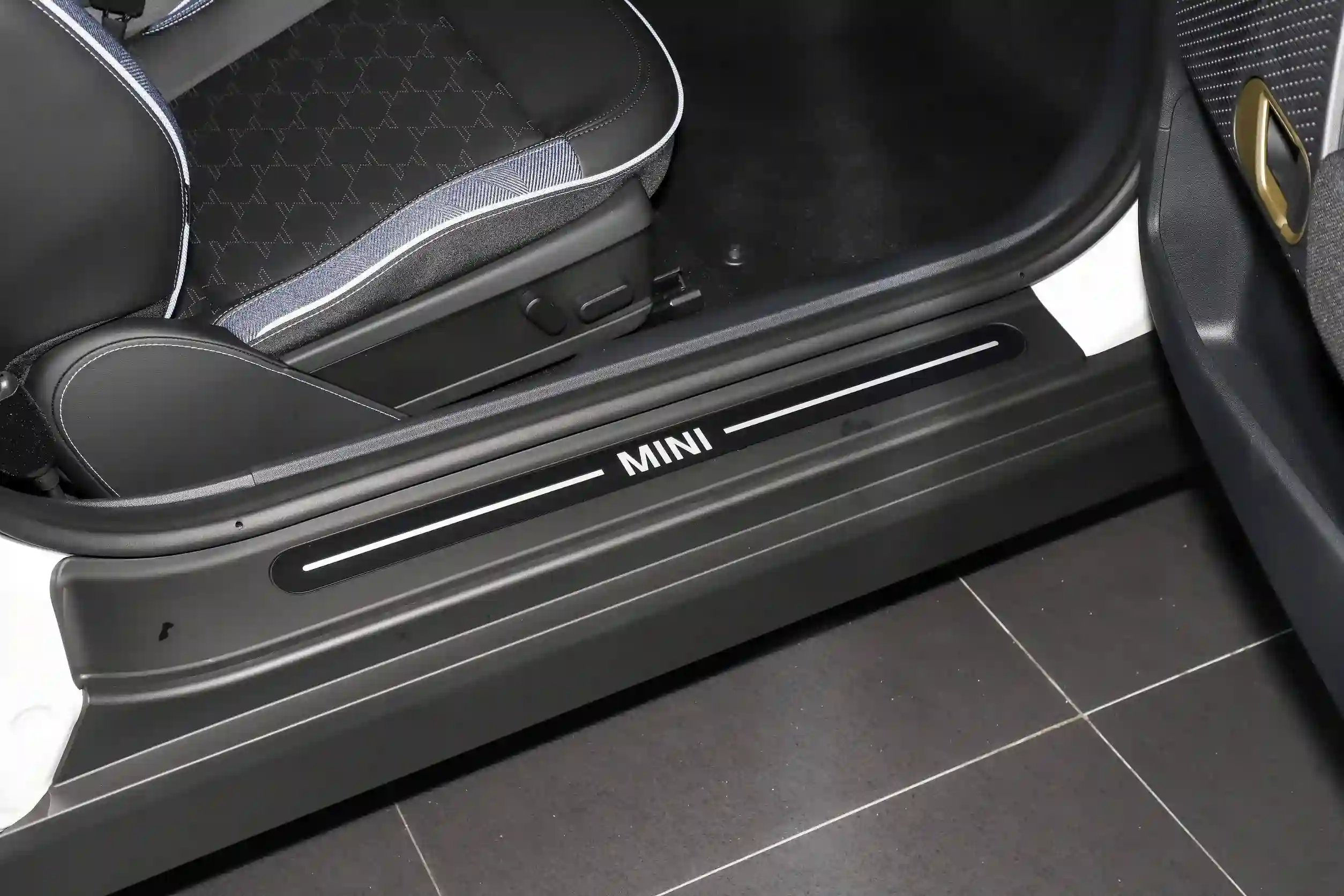 MINI Cooper EV picture (3)