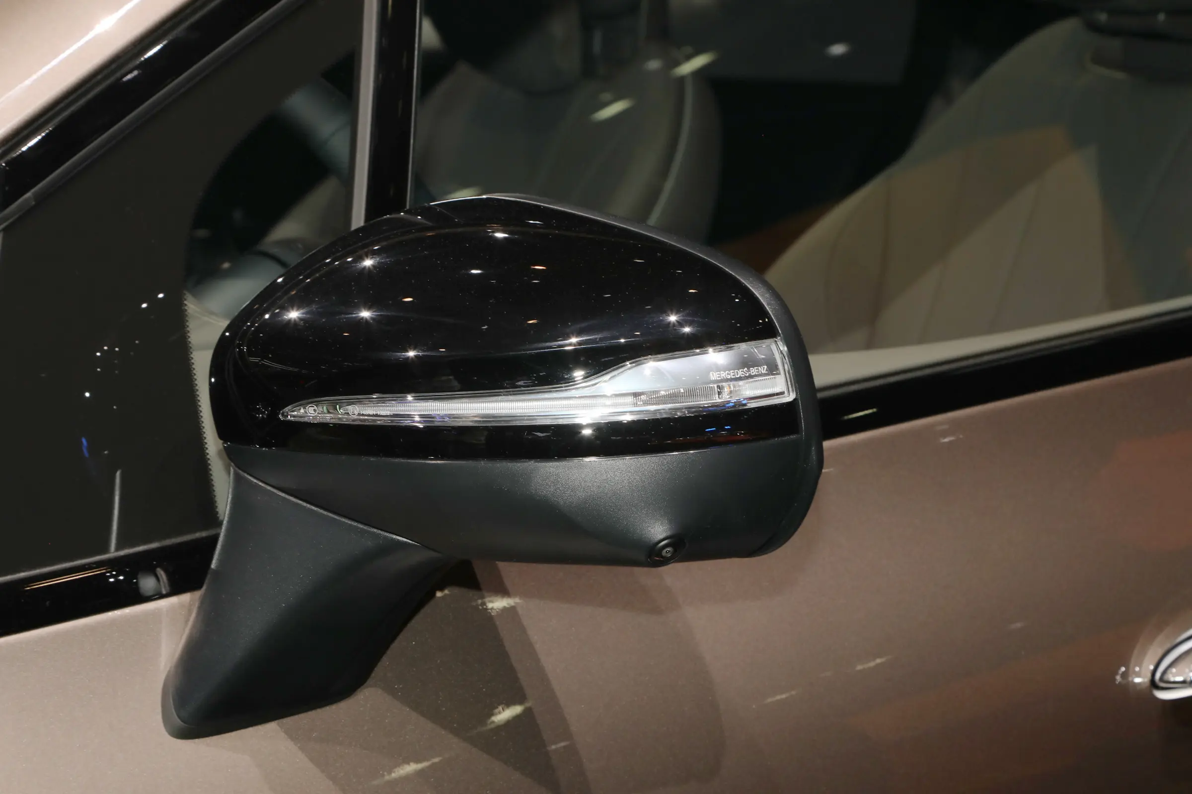 Mercedes-Benz EQE SUV picture (10)