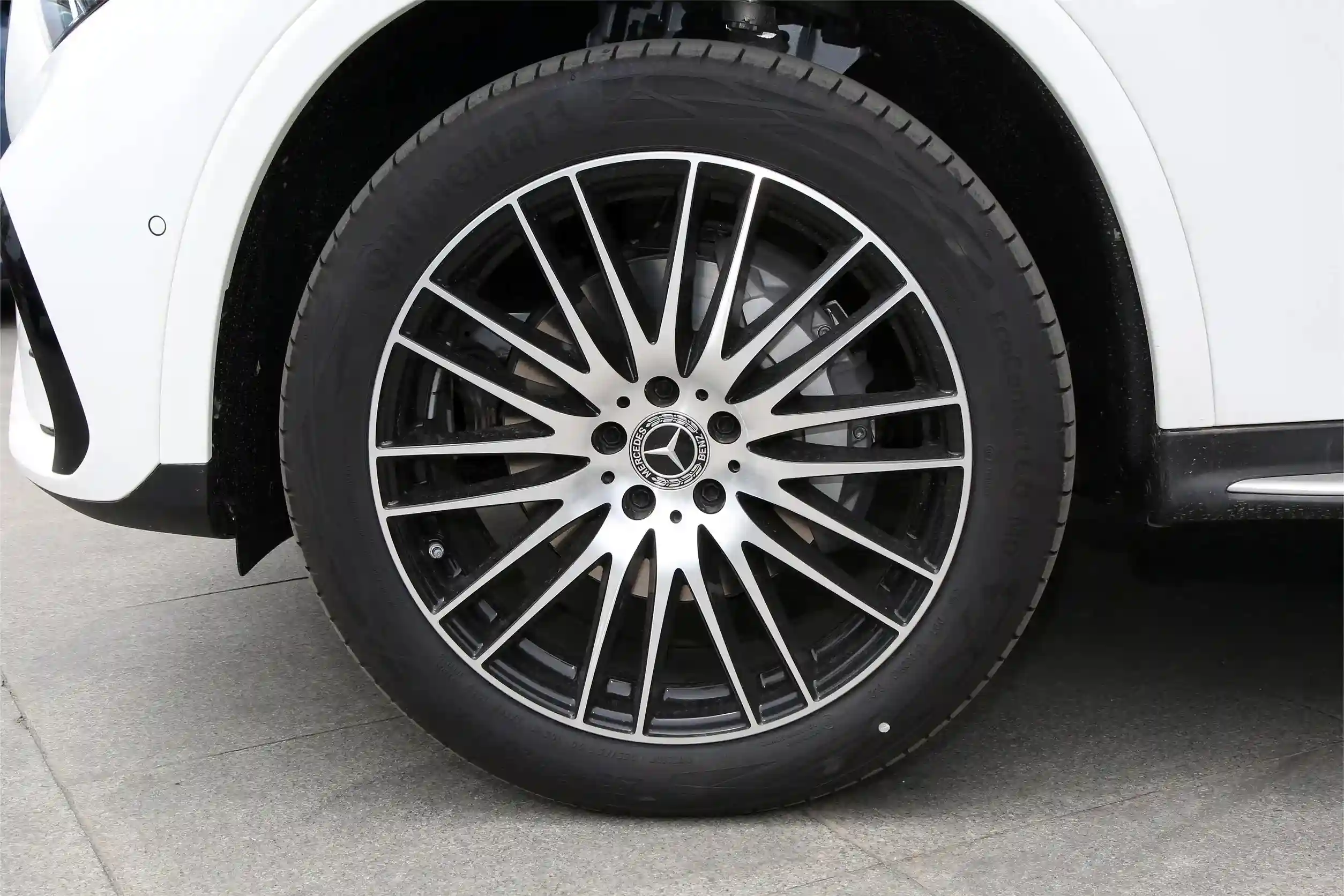 Mercedes-Benz GLC picture (12)