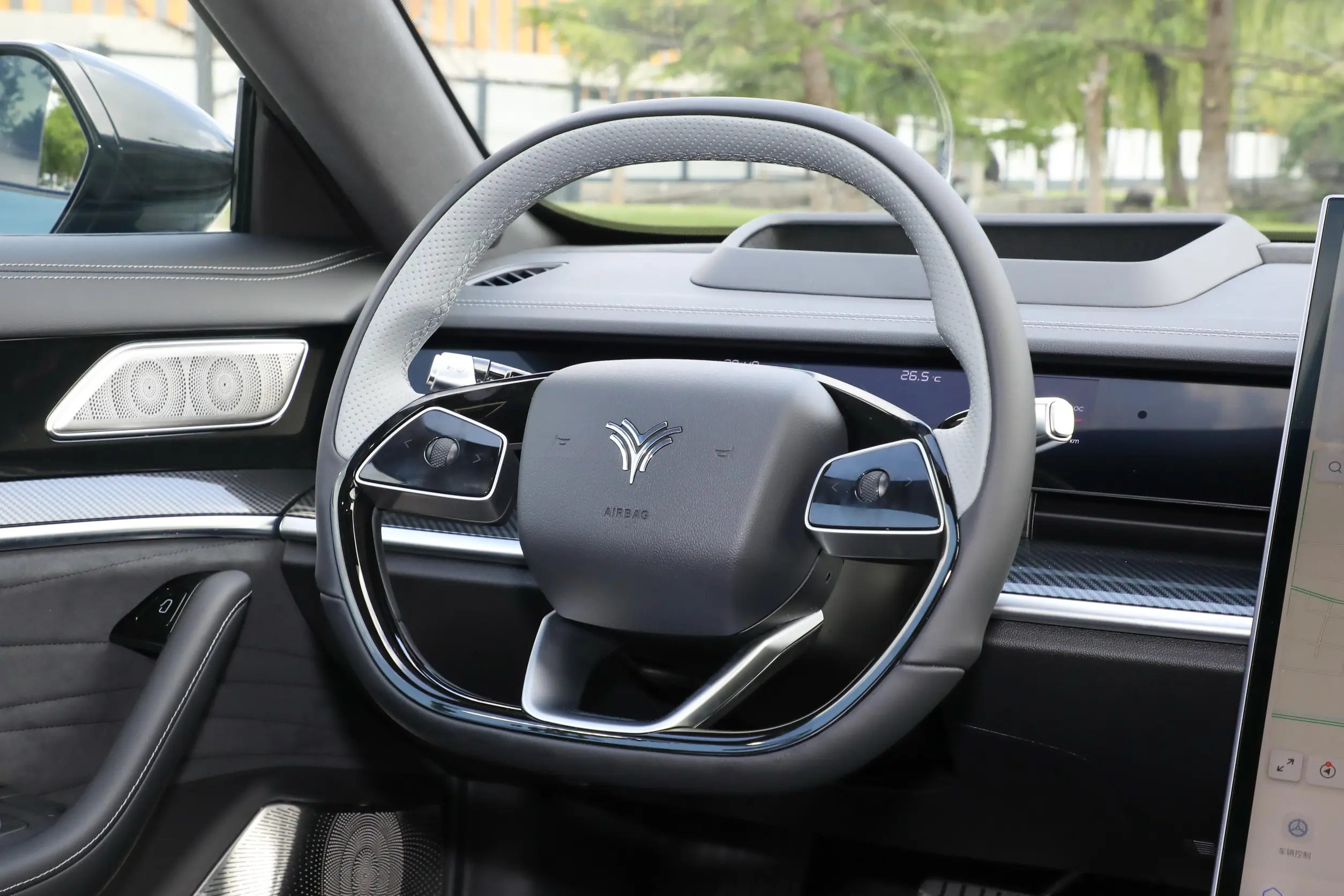 NETA S Shooting Brake 2024 interior-2