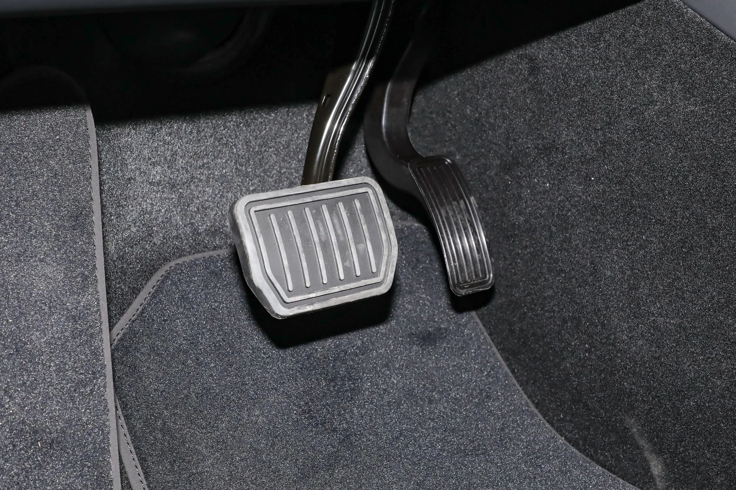 Tesla Model 3 picture (4)