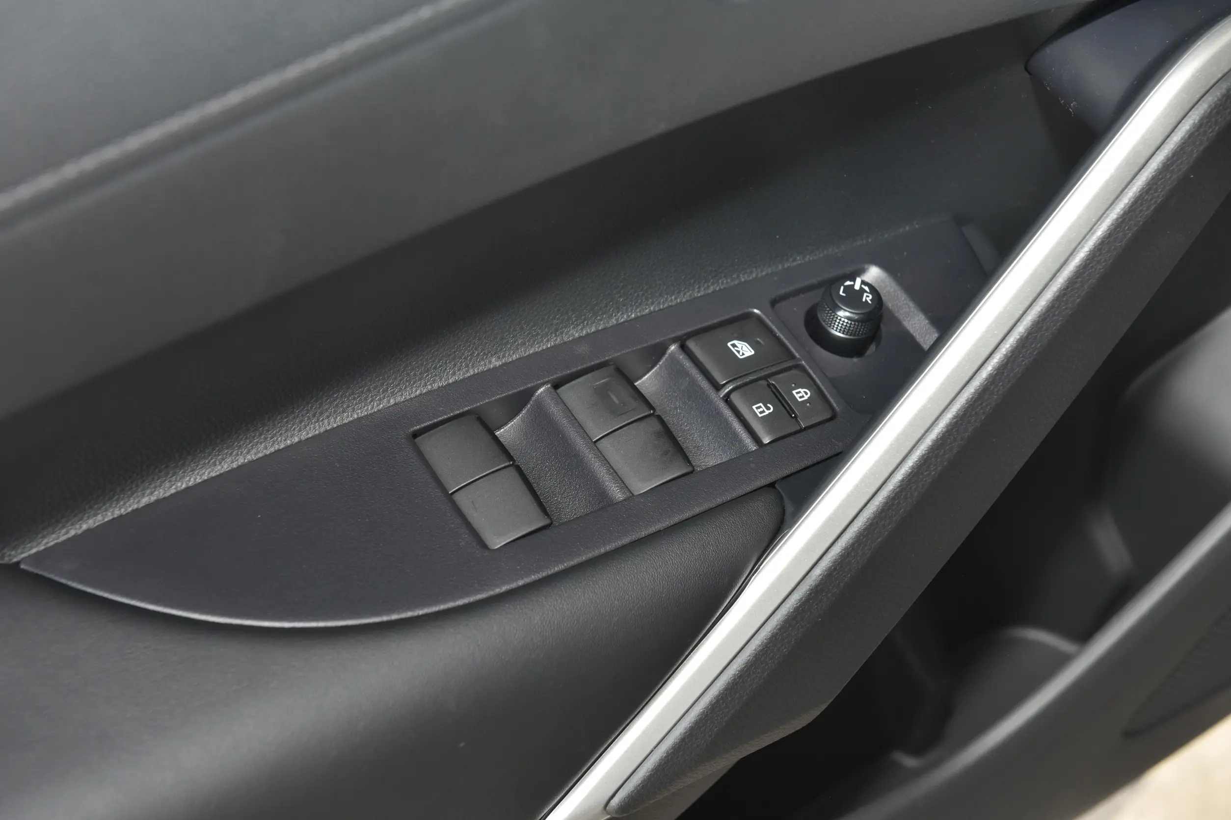 Toyota Corolla Cross picture (6)