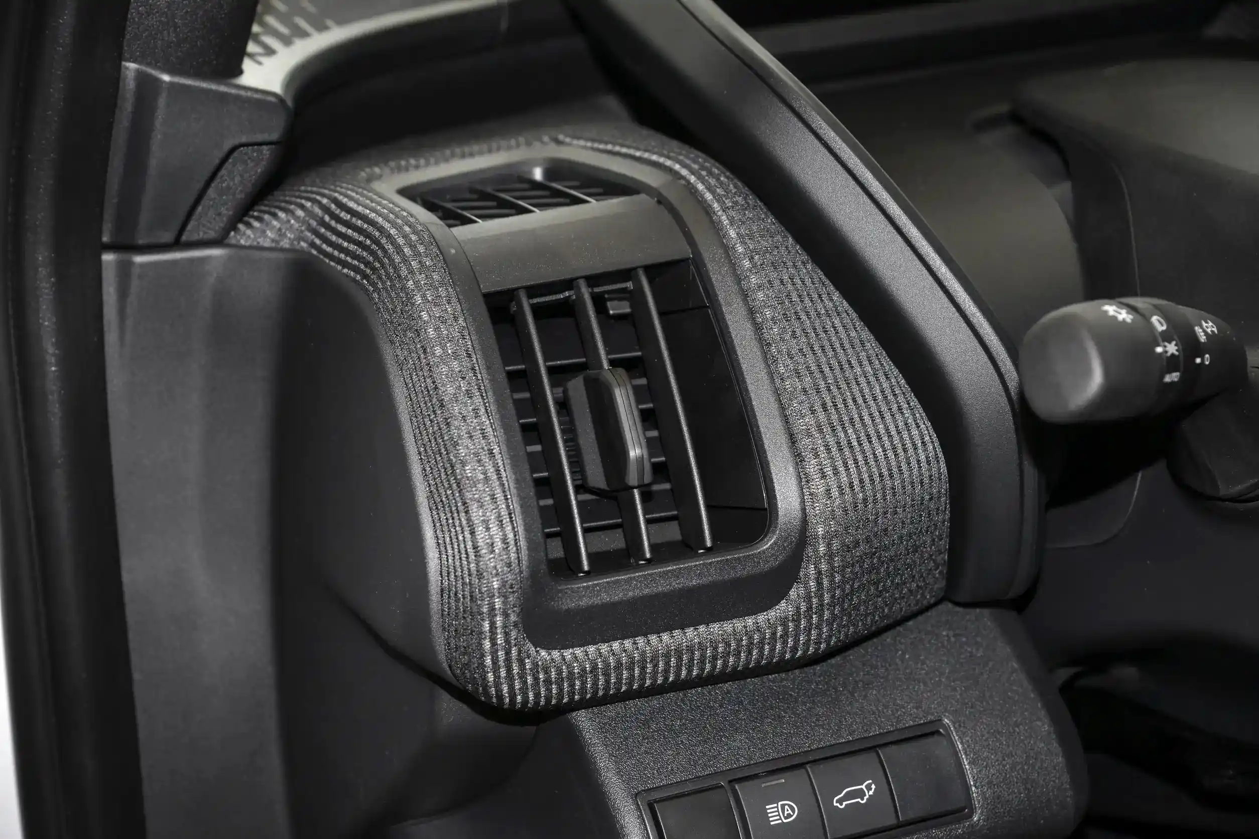 Toyota bZ4X picture (5)