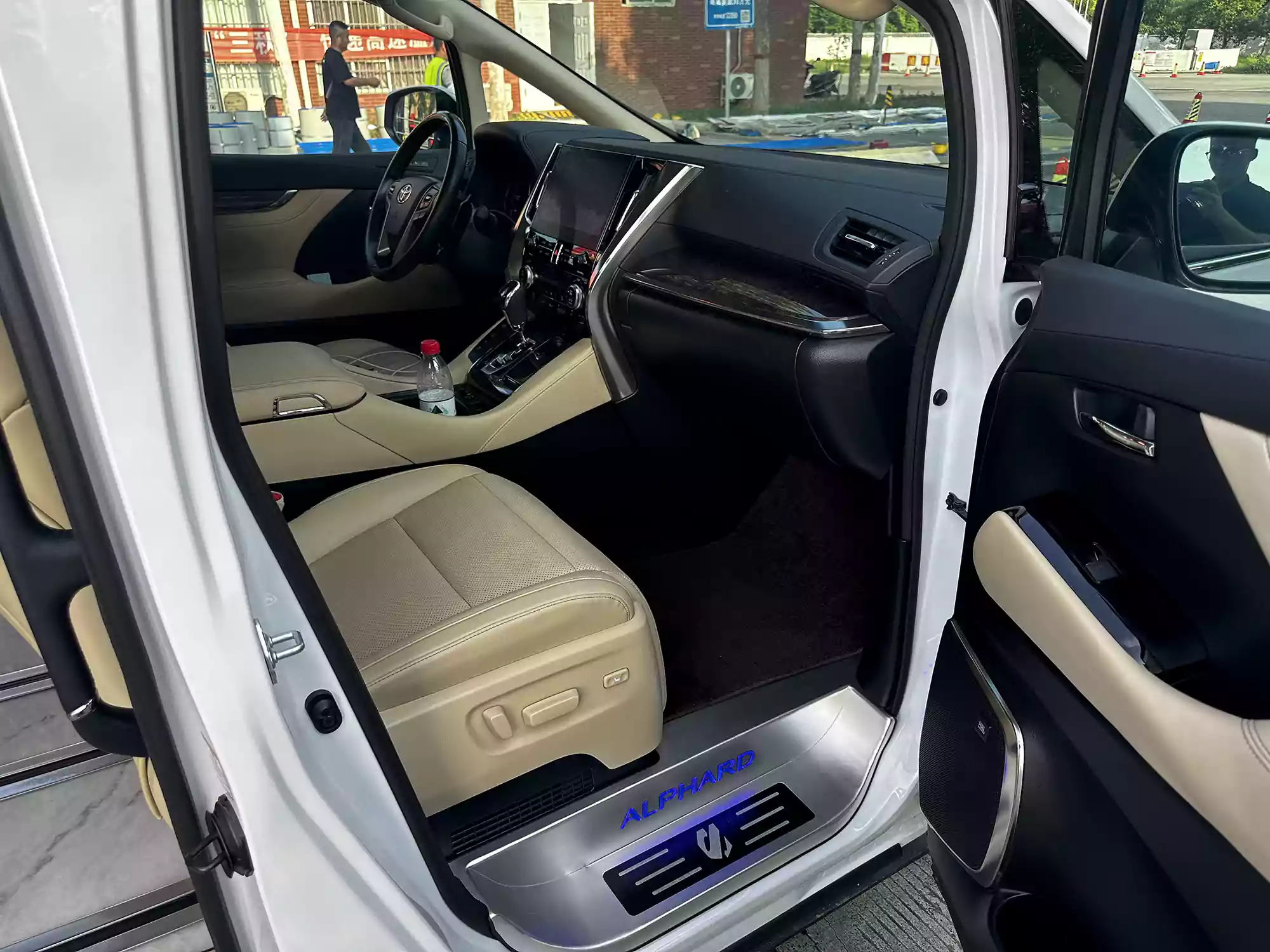 Used Toyota Alphard 2022 (11)