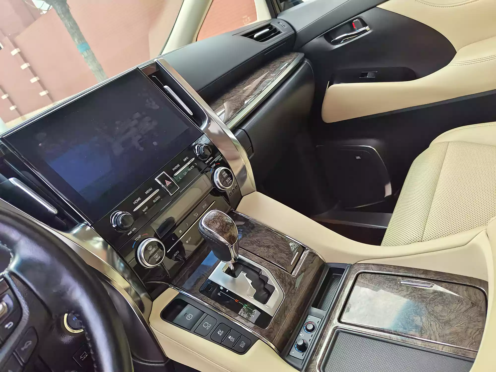 Used Toyota Alphard 2022 (3)