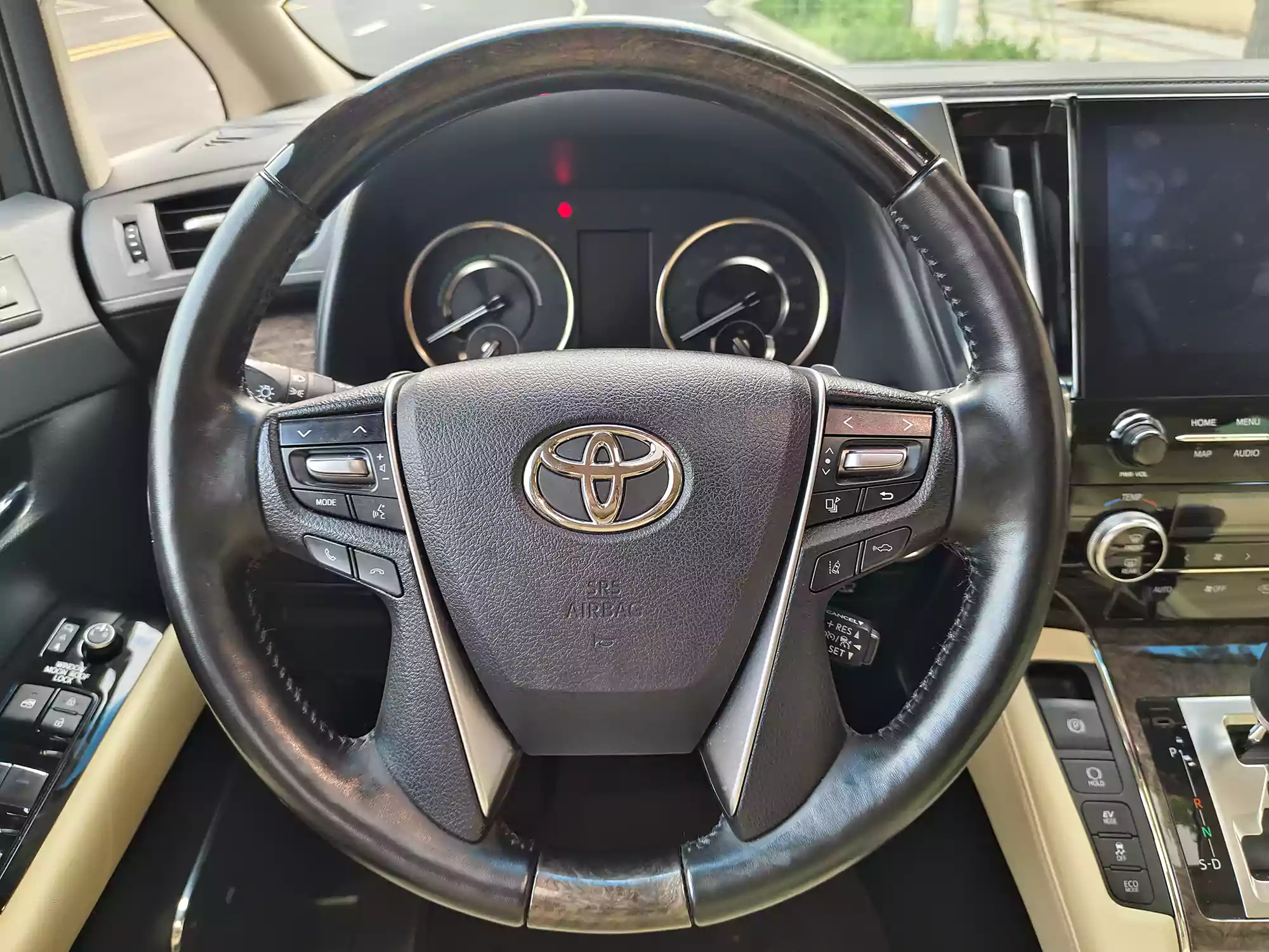 Used Toyota Alphard 2022 (41)