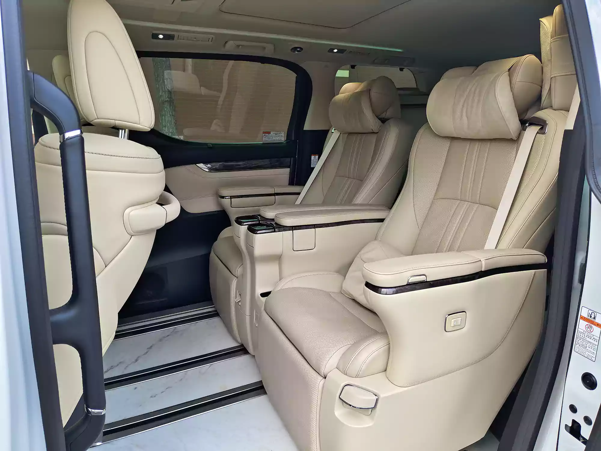 Used Toyota Alphard 2022 (42)