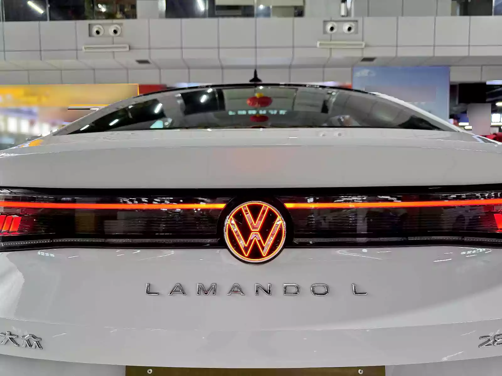 Used Volkswagen Lamando 2024 (2)