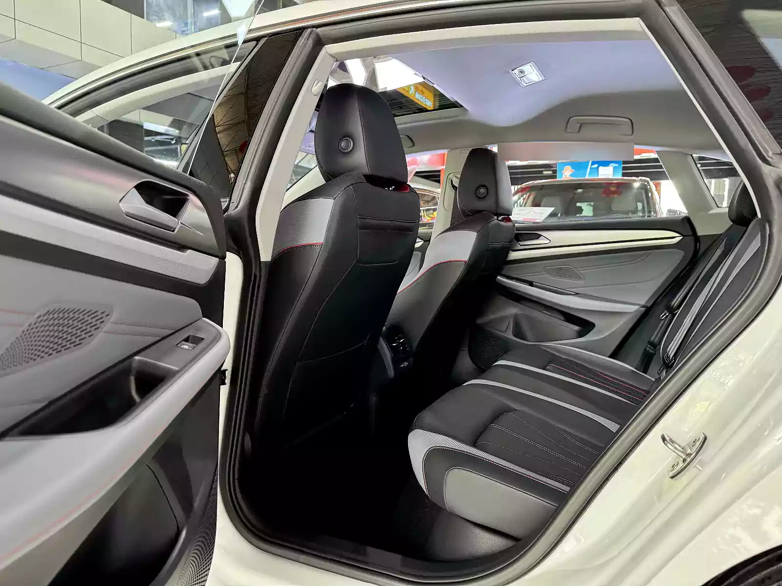 Used Volkswagen Lamando 2024 (20)