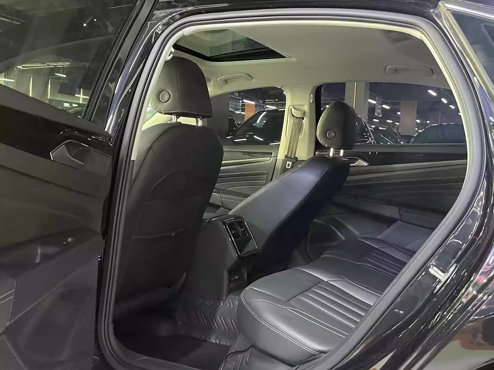 Used Volkswagen Passat 2021 (7)