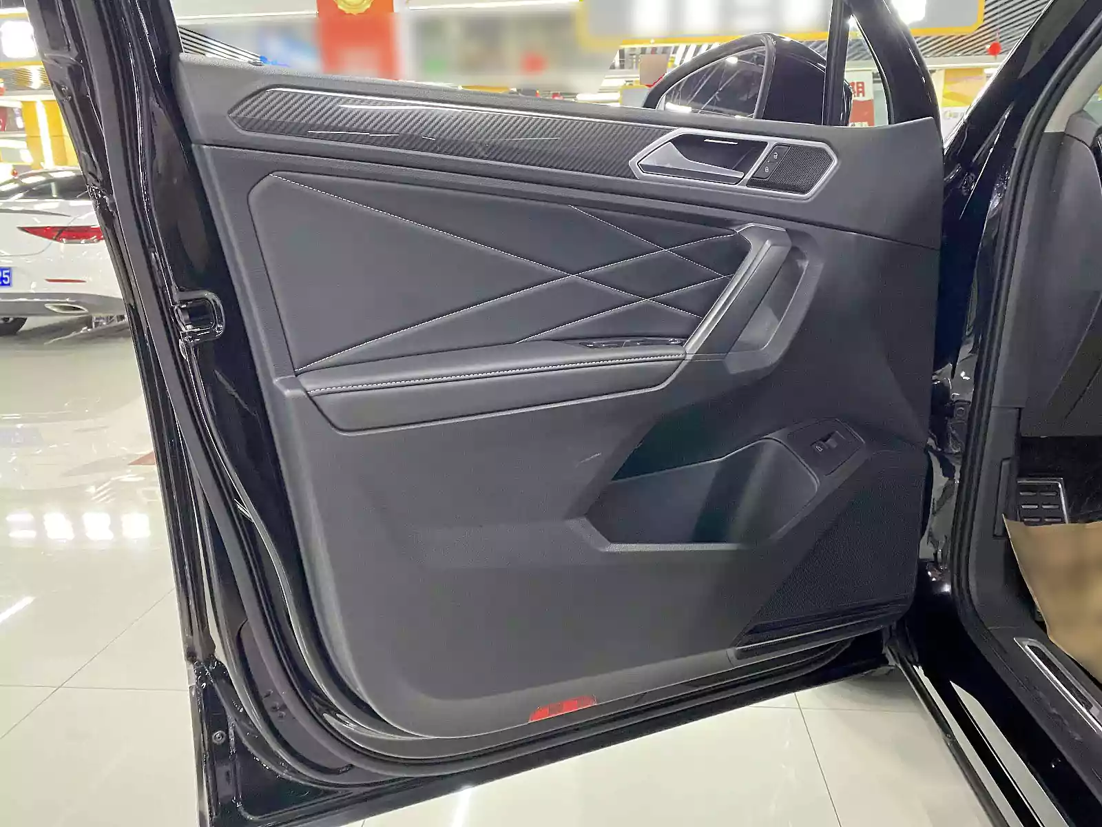 Used Volkswagen Tiguan L 2022 (12)