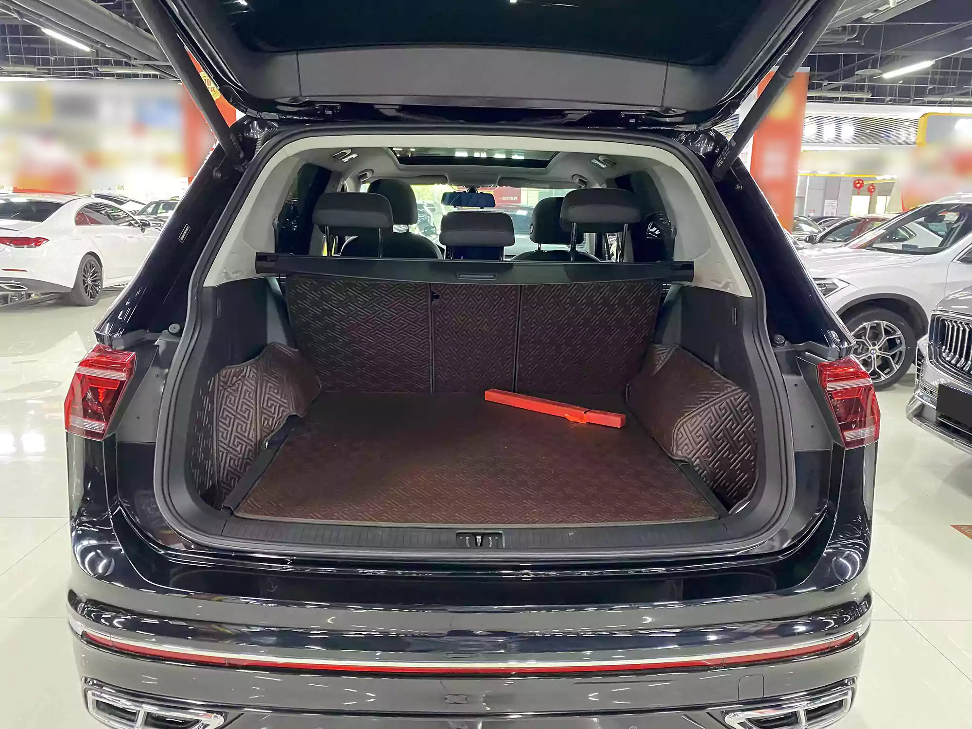 Used Volkswagen Tiguan L 2022 (5)