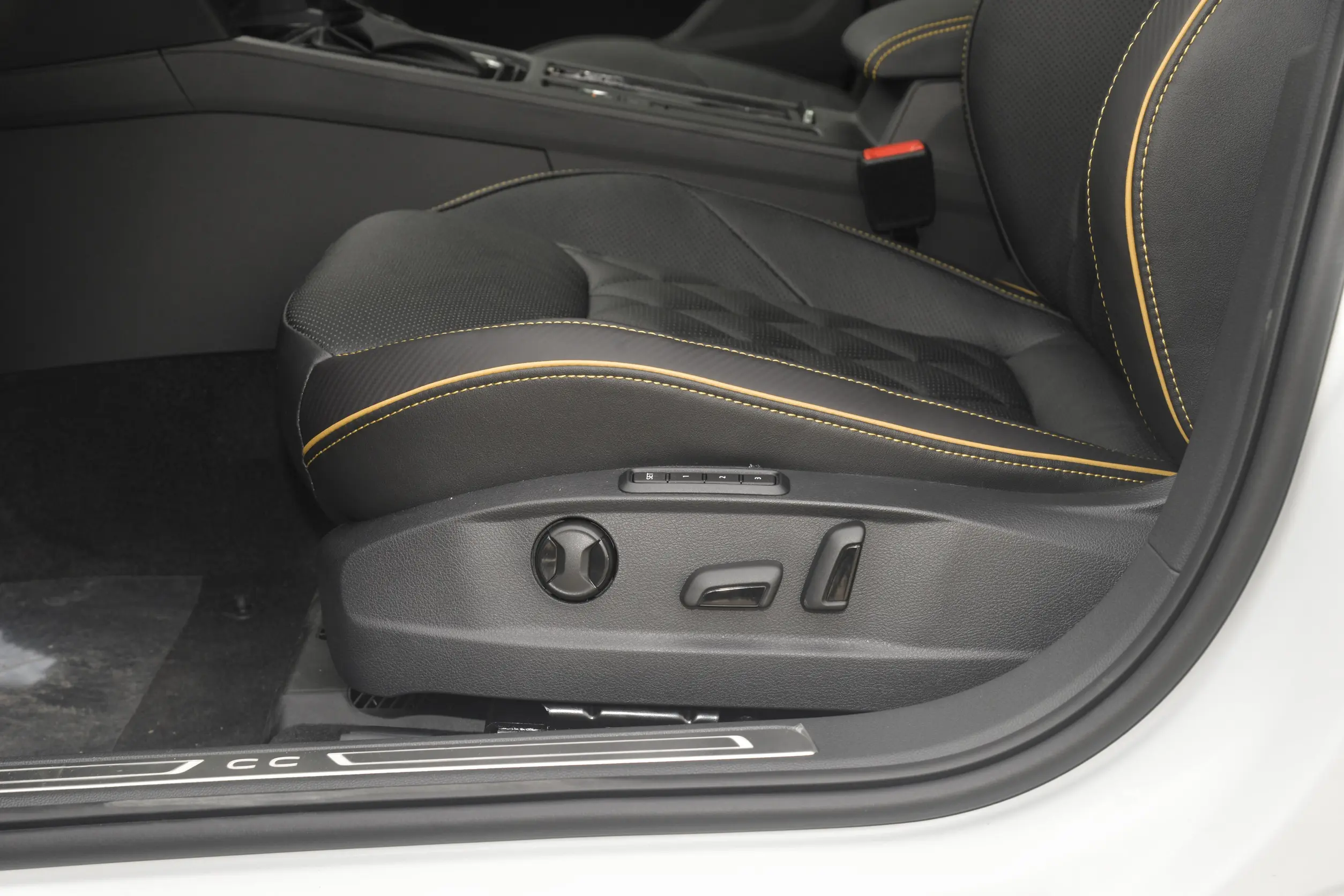 Volkswagen Arteon picture (2)