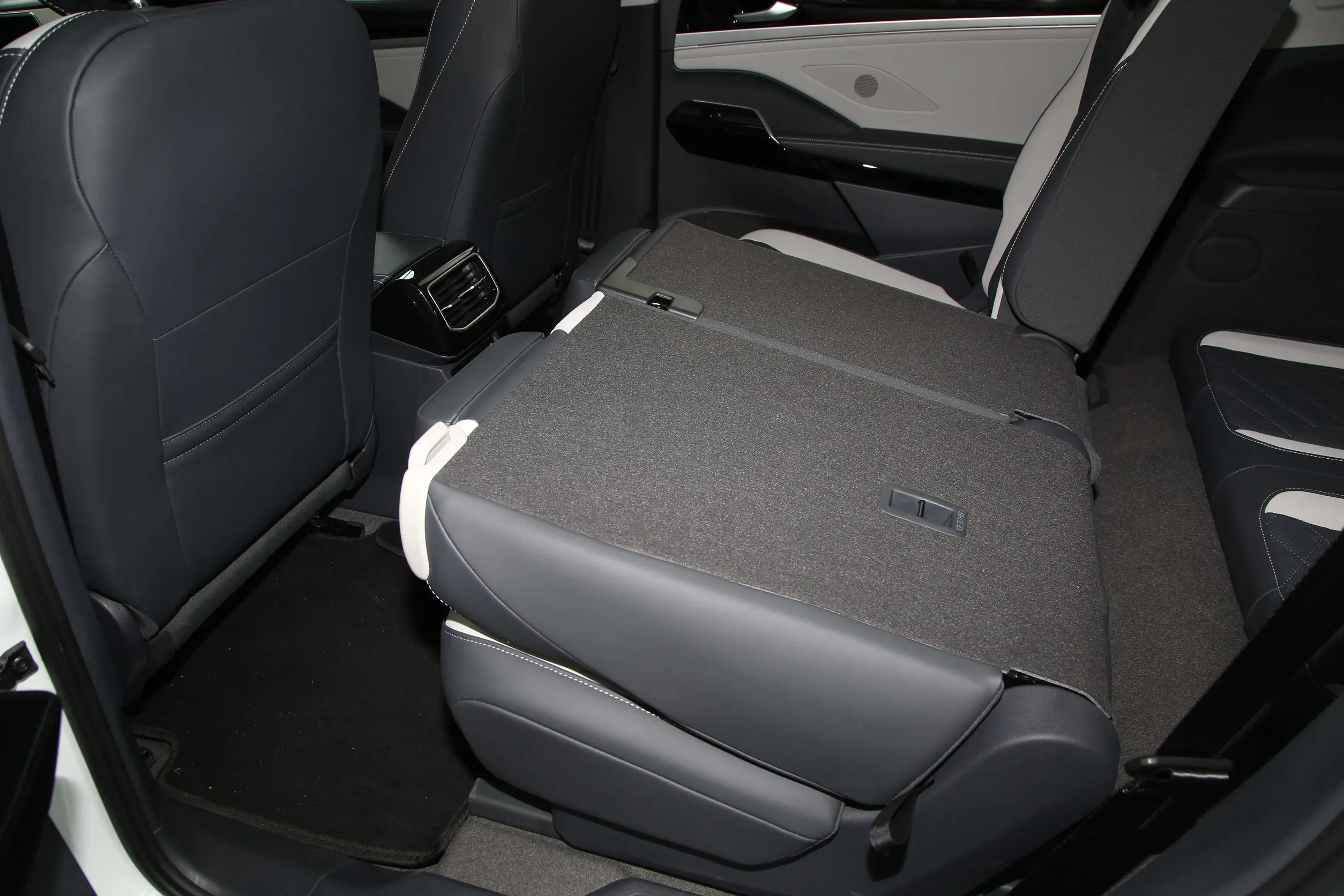 Volkswagen ID.6 CROZZ picture (10)