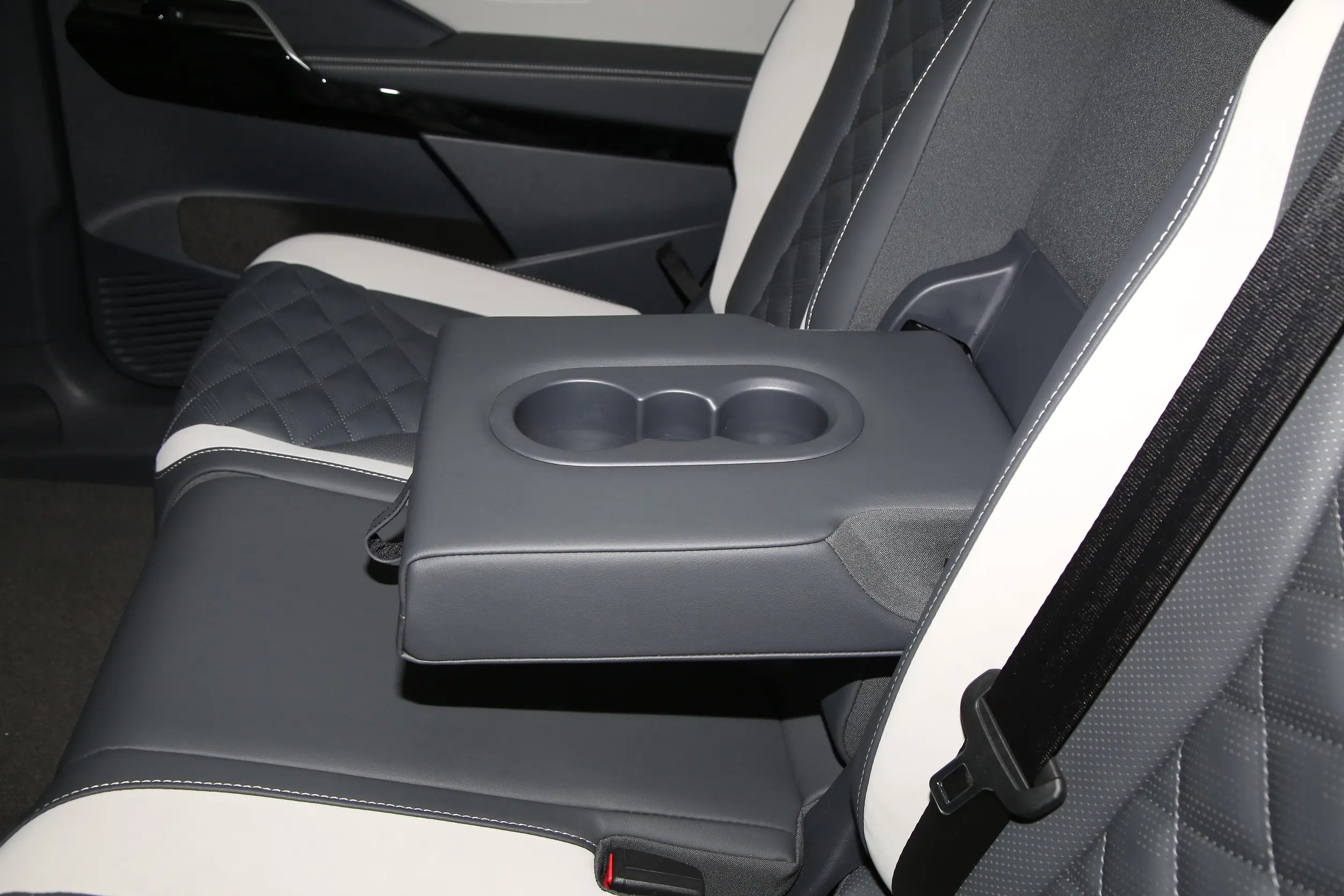 Volkswagen ID.6 CROZZ picture (7)