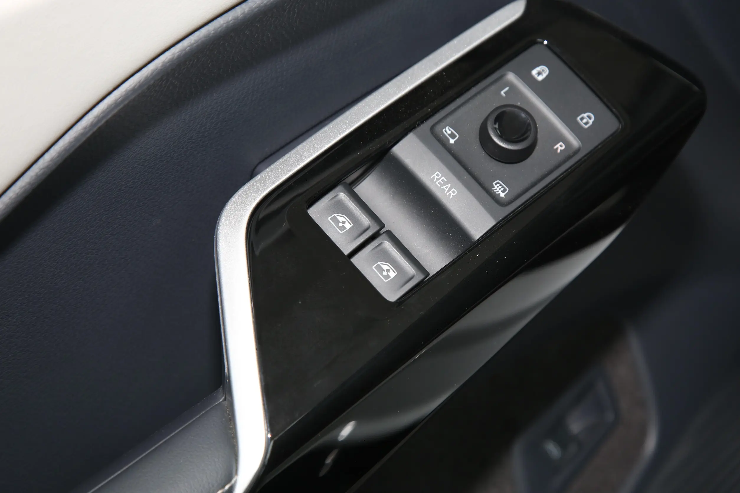 Volkswagen ID.6 CROZZ picture (8)