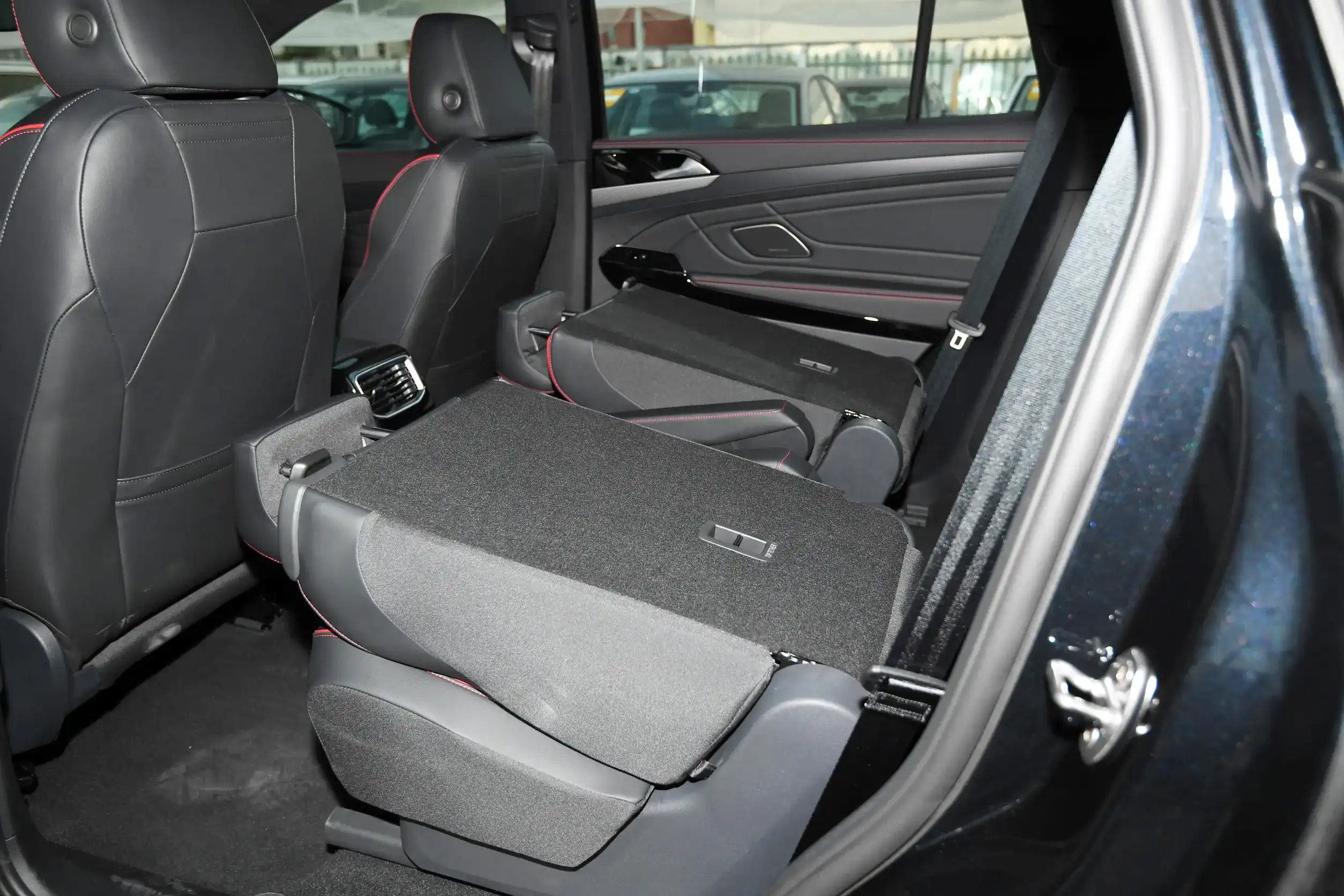 Volkswagen ID.6 X picture (6)