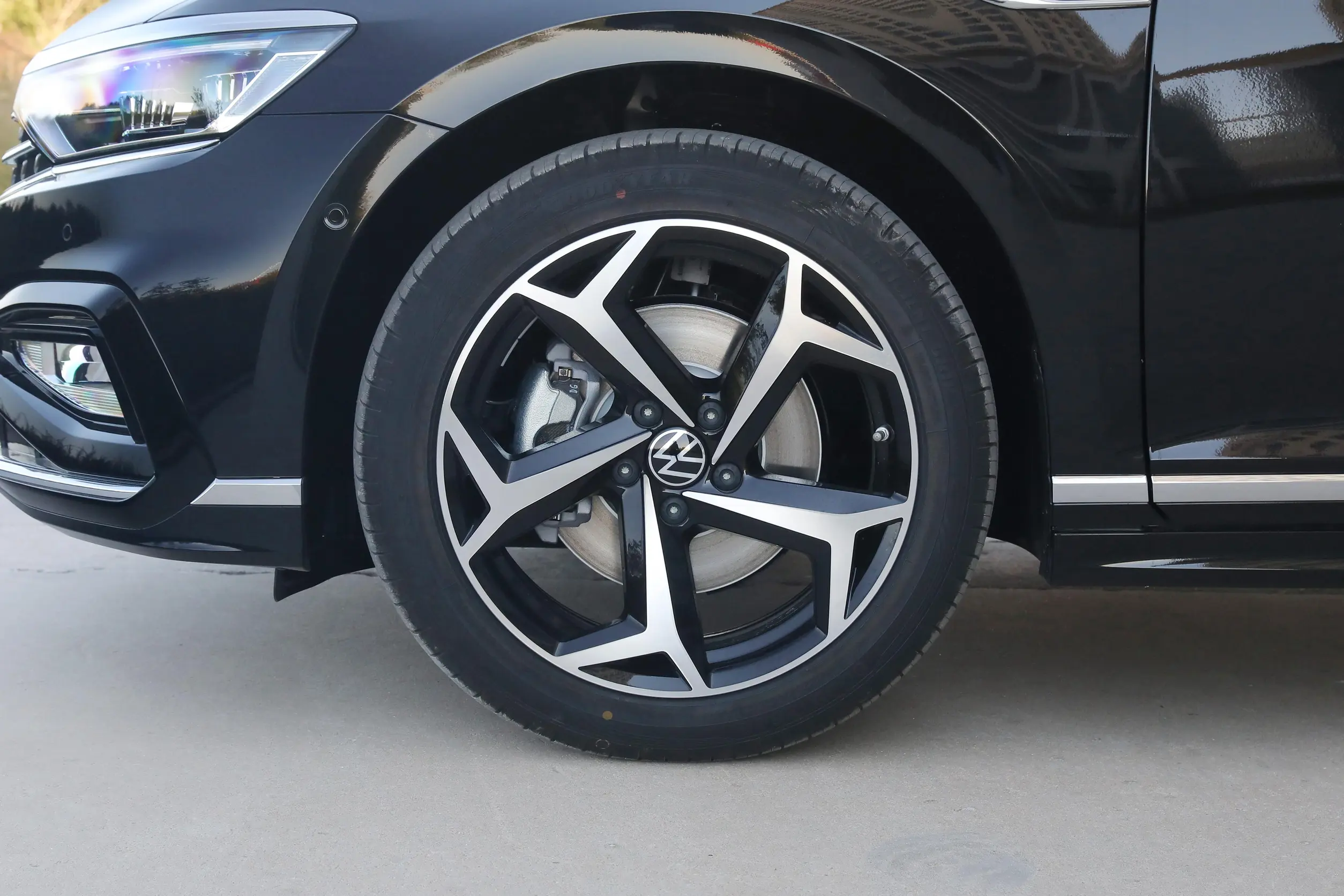 Volkswagen Magotan picture (8)