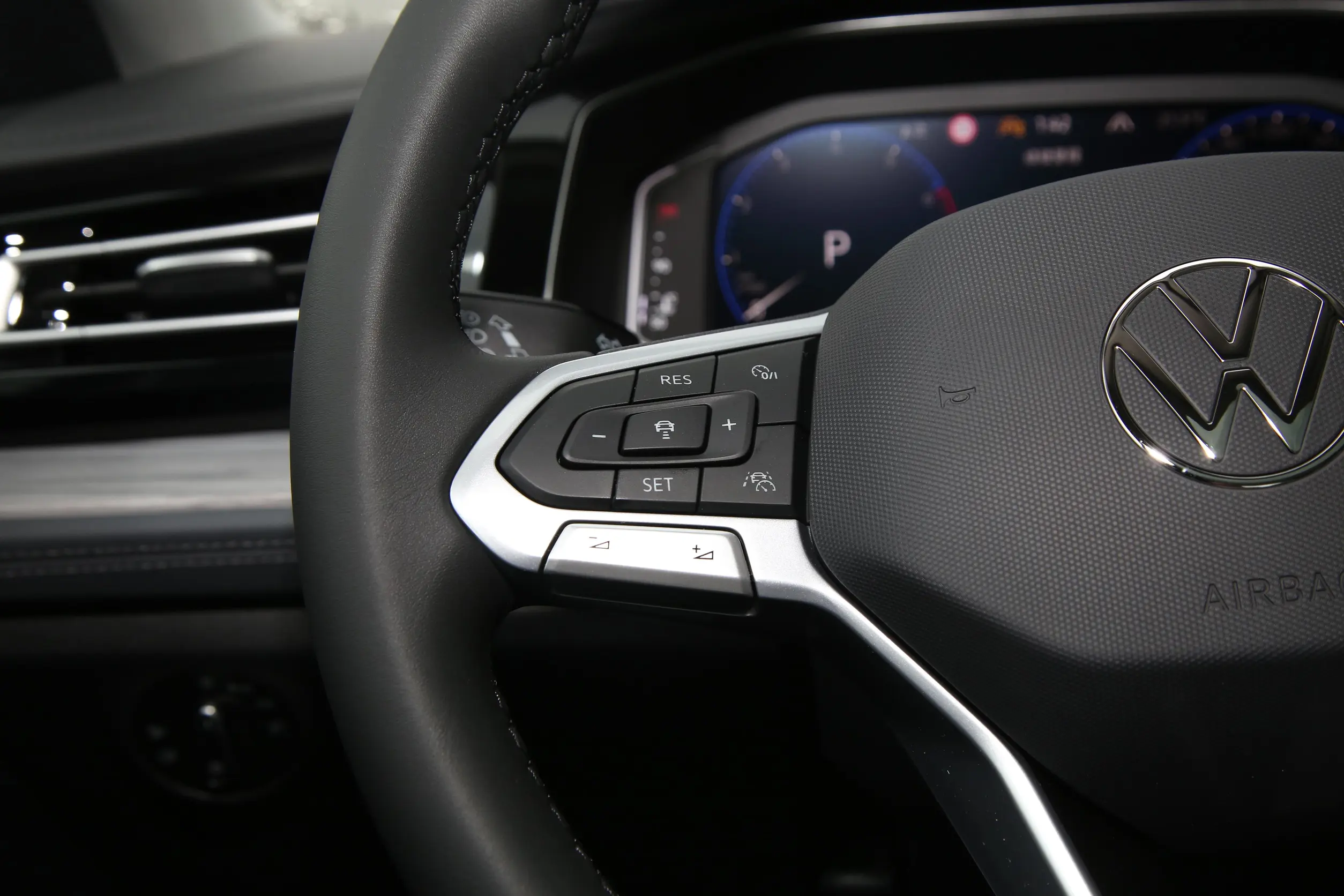 Volkswagen Sagitar picture (5)