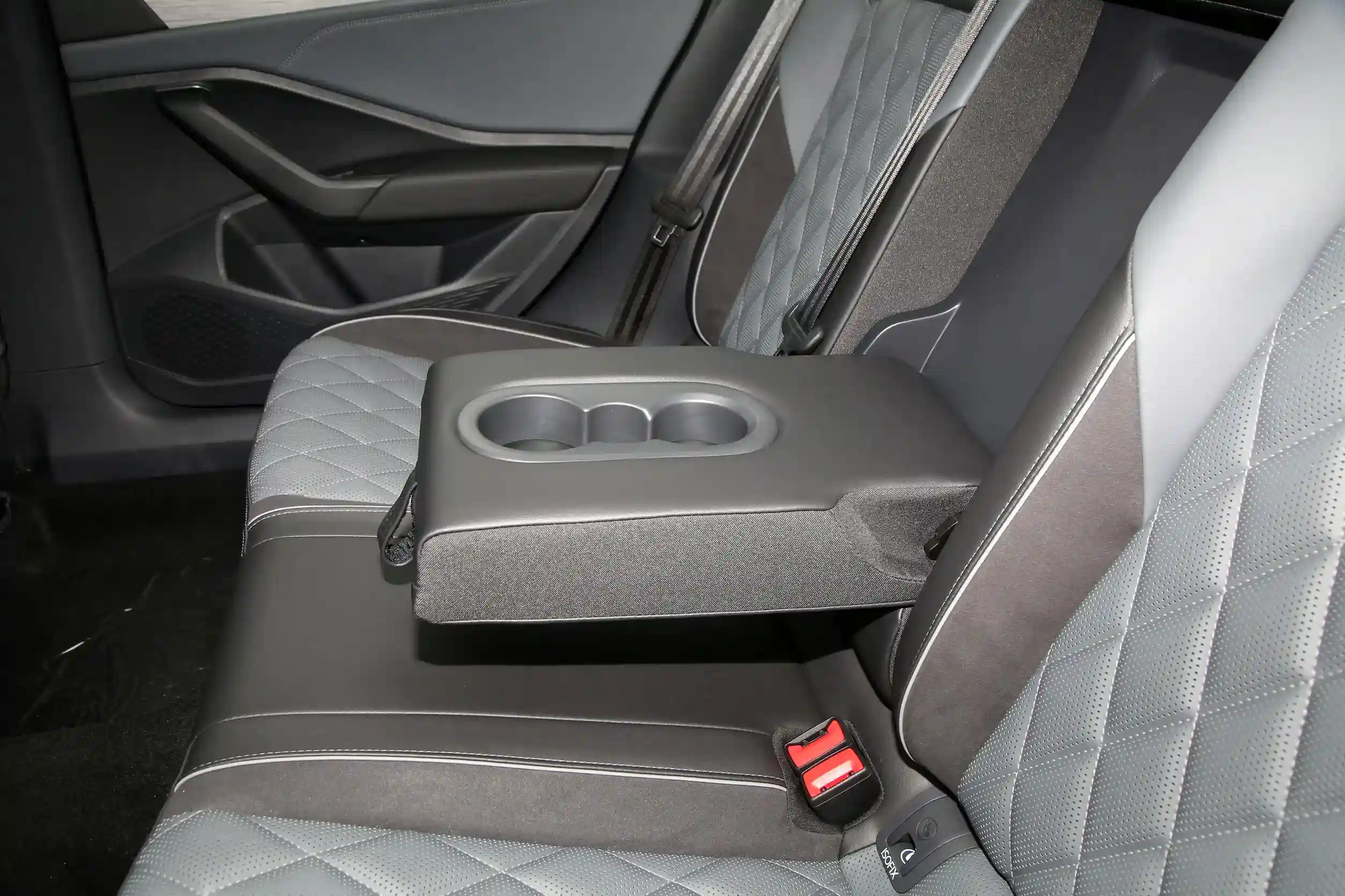 Volkswagen Sagitar picture (7)