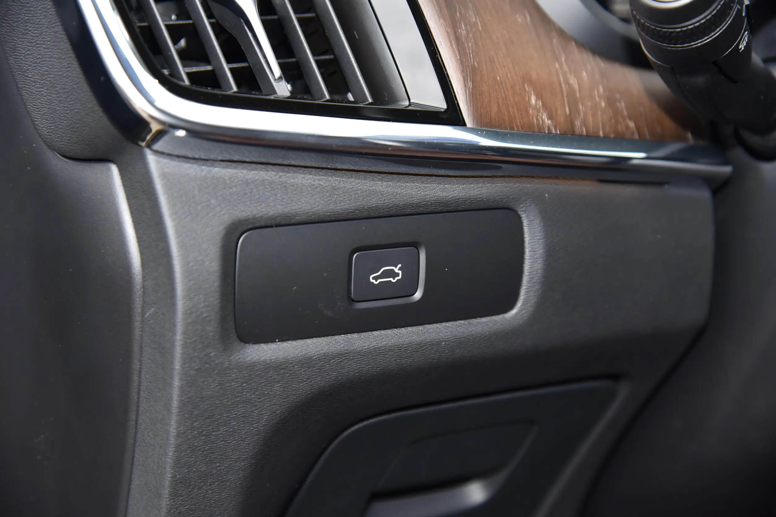 Volvo S90 picture (3)