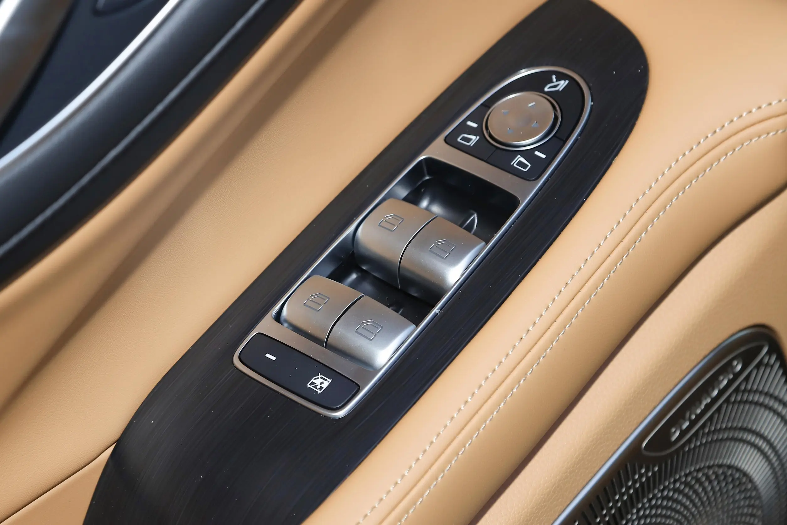 Voyah Dreamer EV picture (1)