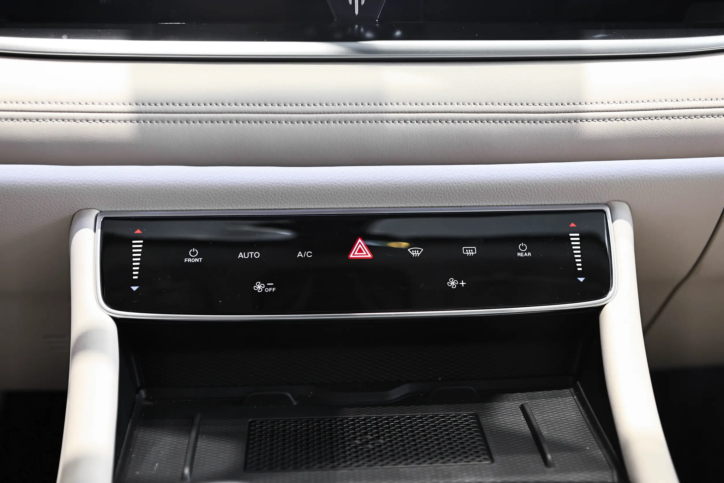 Voyah Dreamer PHEV picture (10)