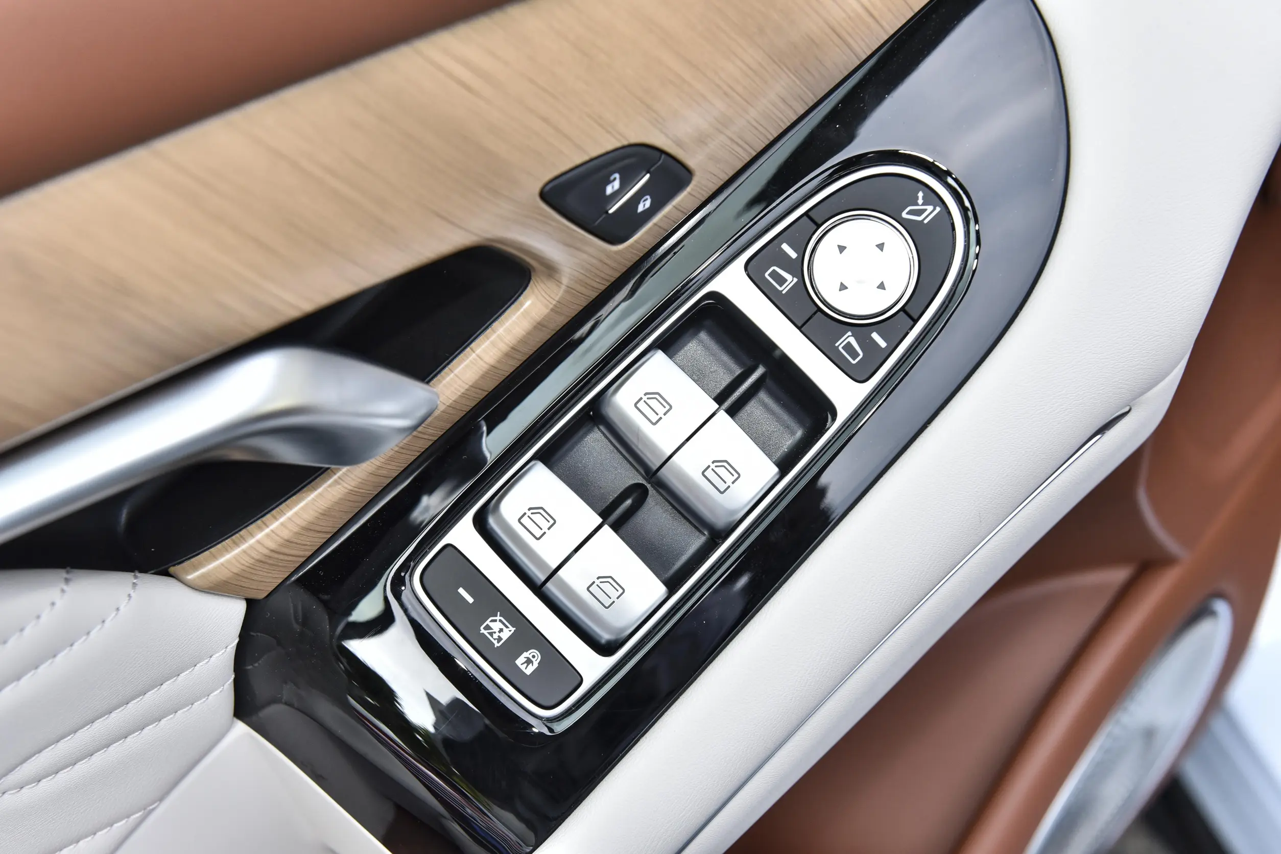 Voyah FREE picture (6)