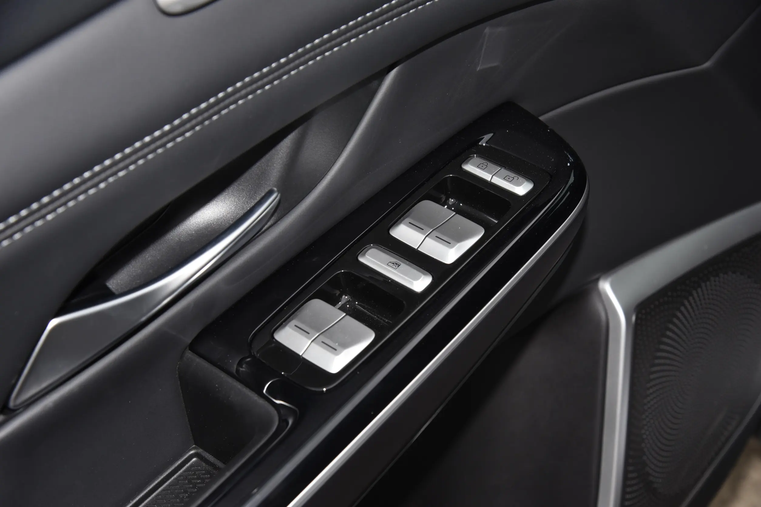 Xpeng G9 picture (7)