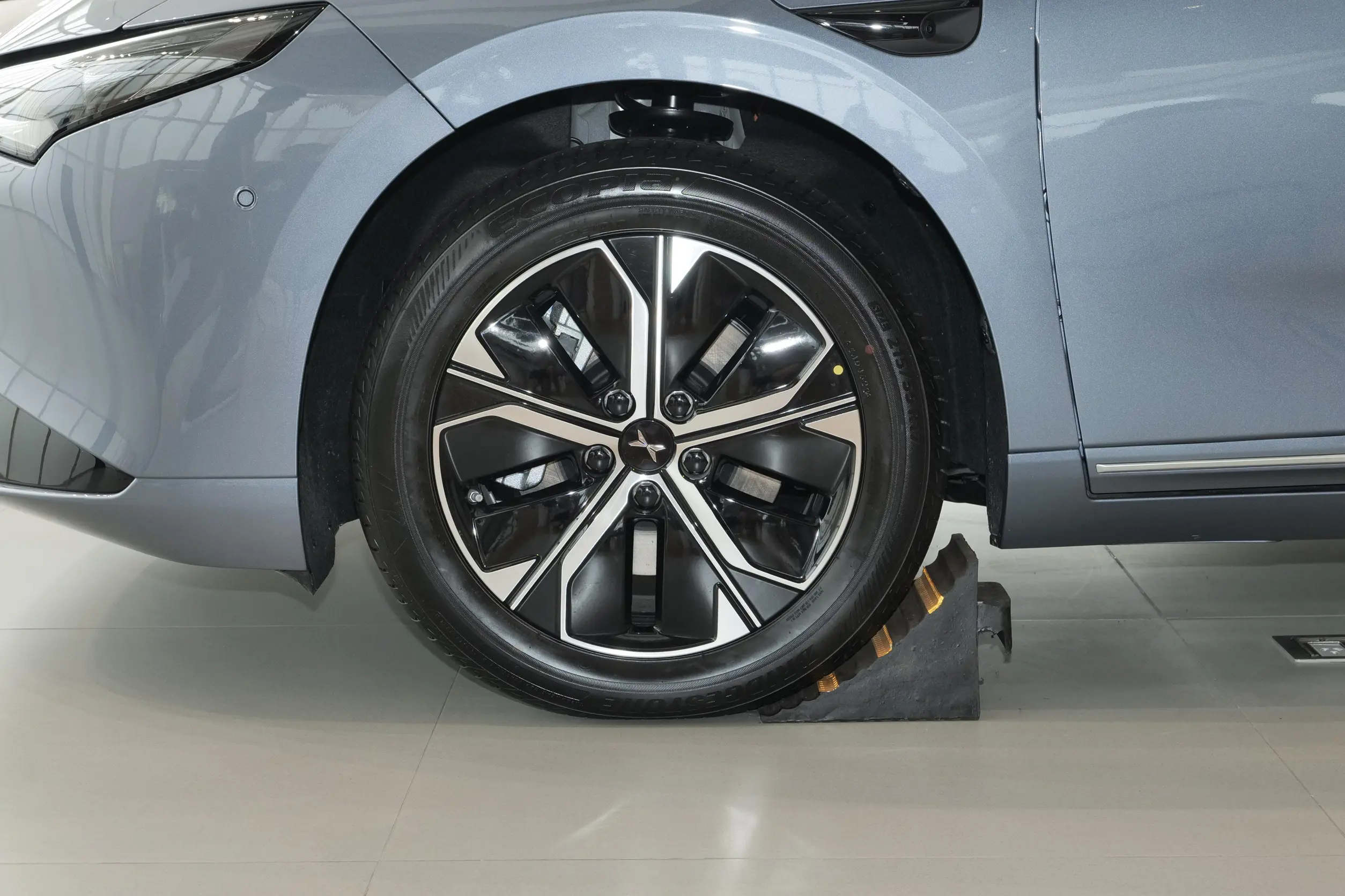 Xpeng P5 picture (15)