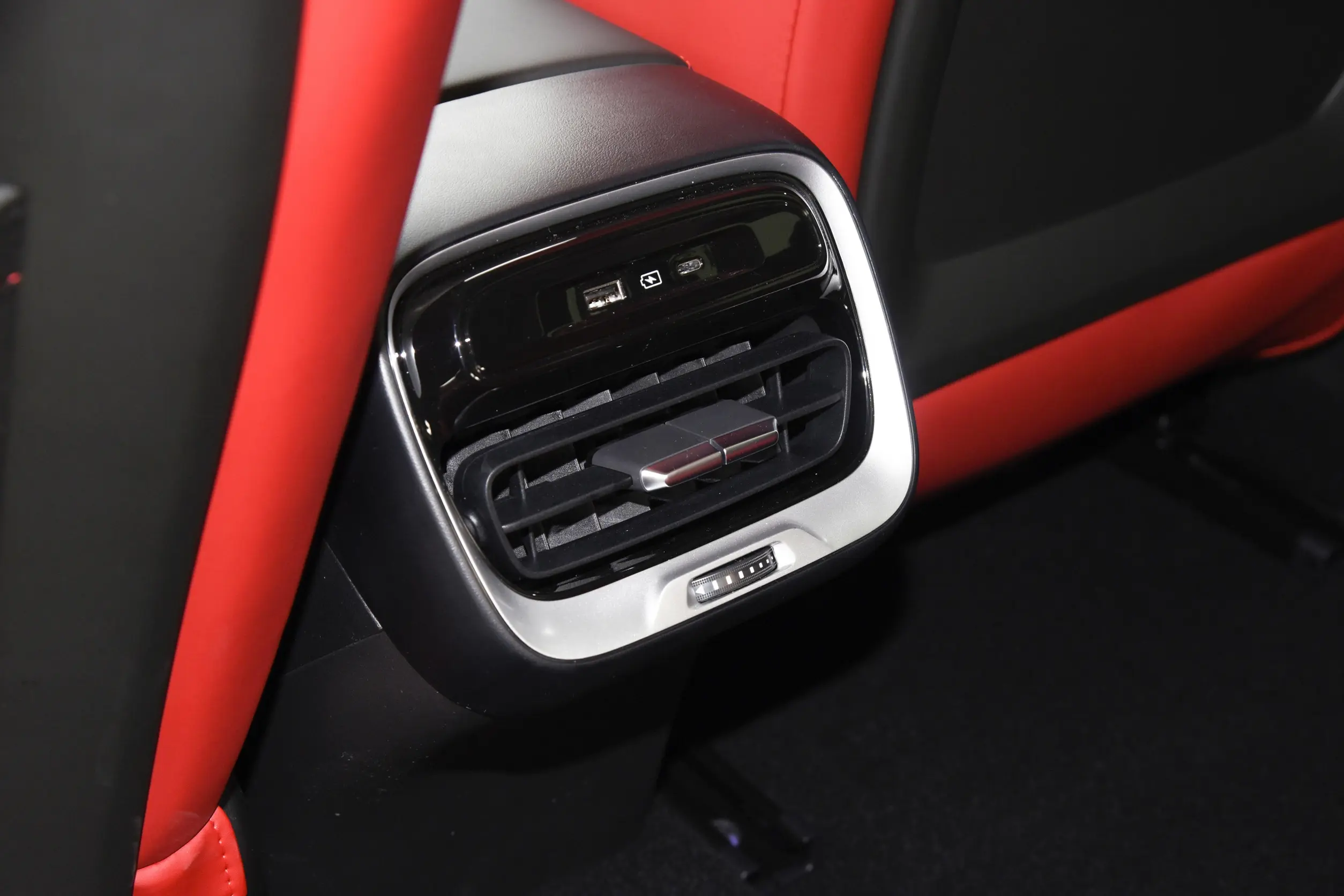 Xpeng P7 picture (9)