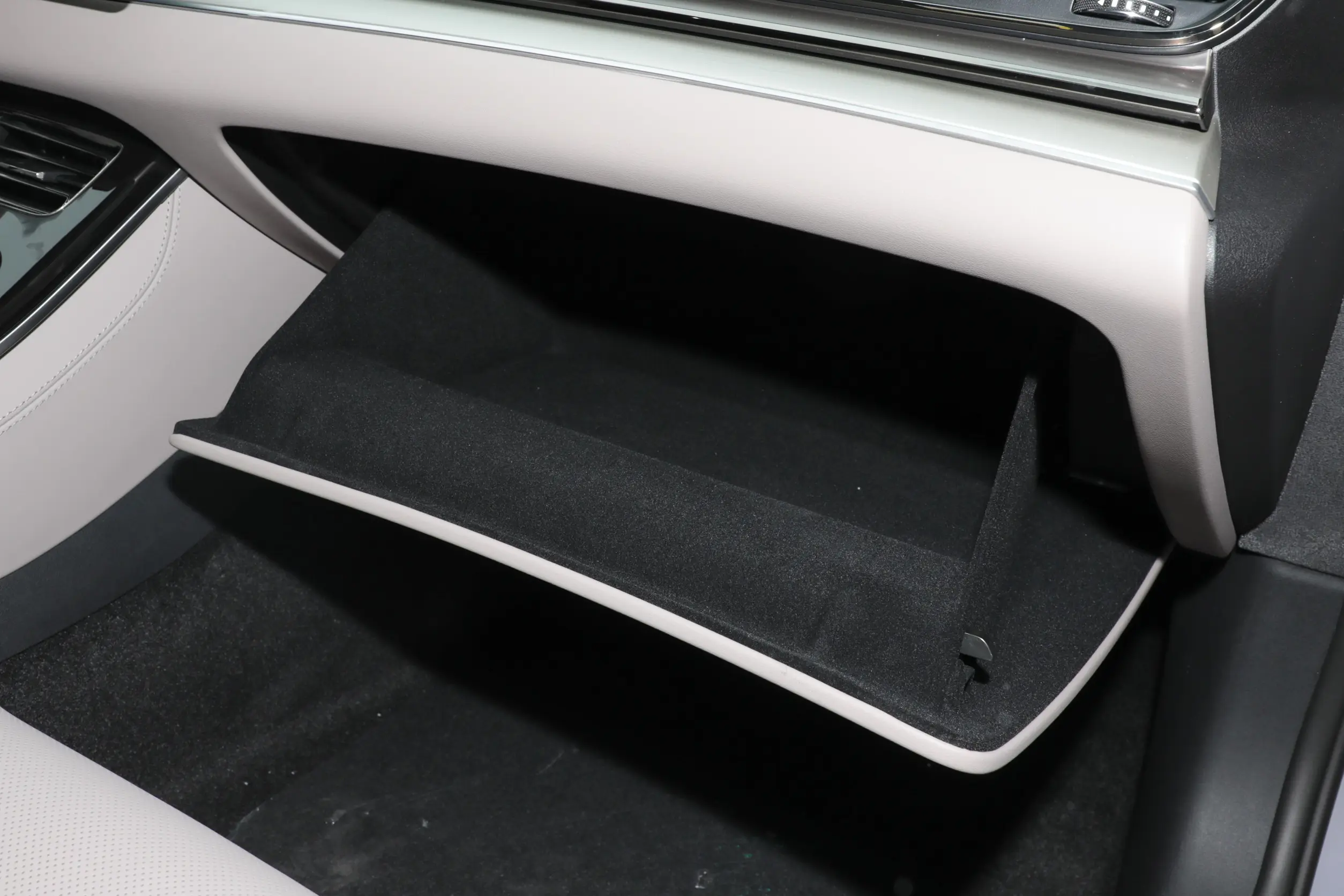 BYD Han DM 2025 interior-4