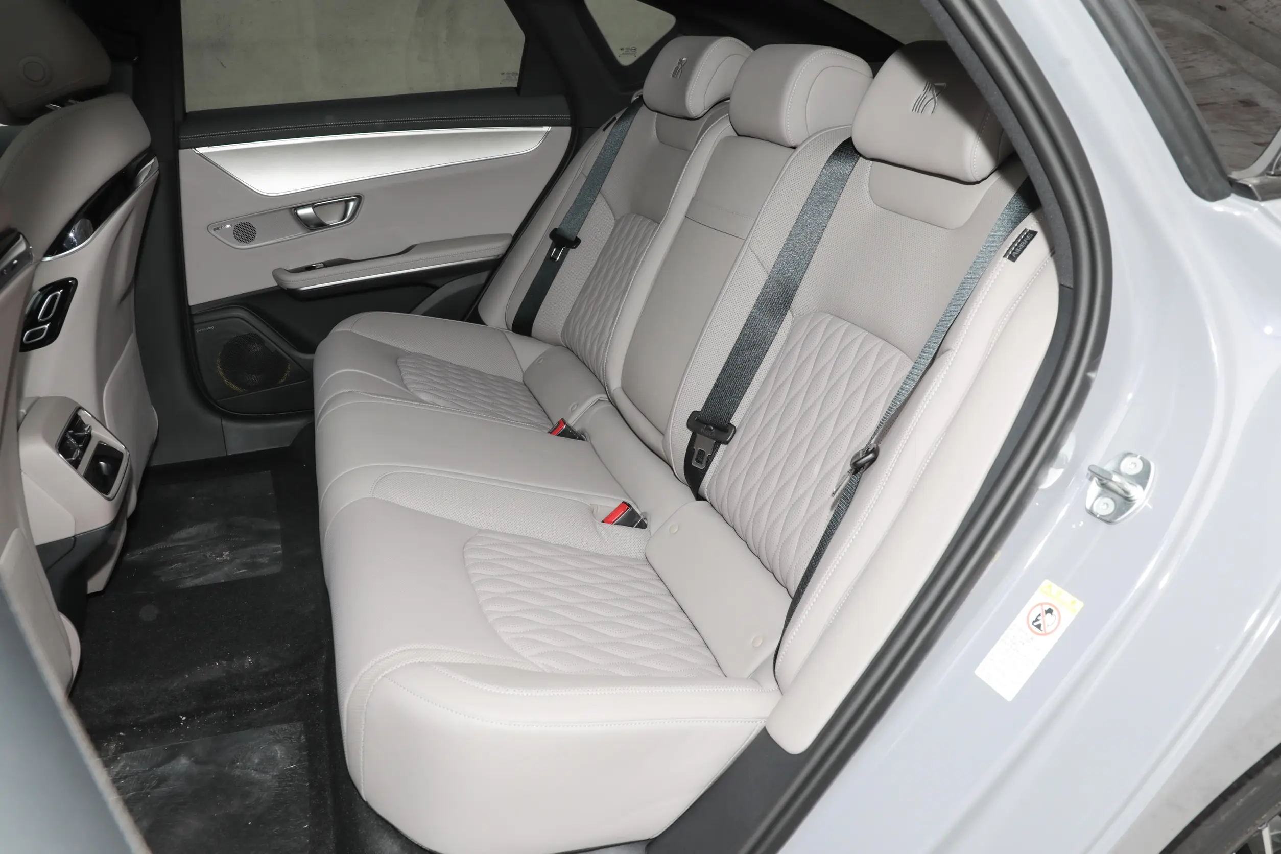 BYD Han DM 2025 space-2