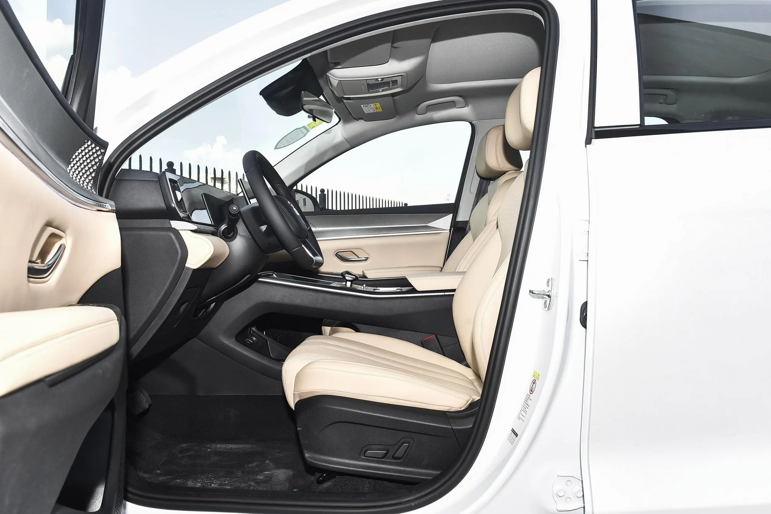 BYD Song Pro DM 2025 space-1