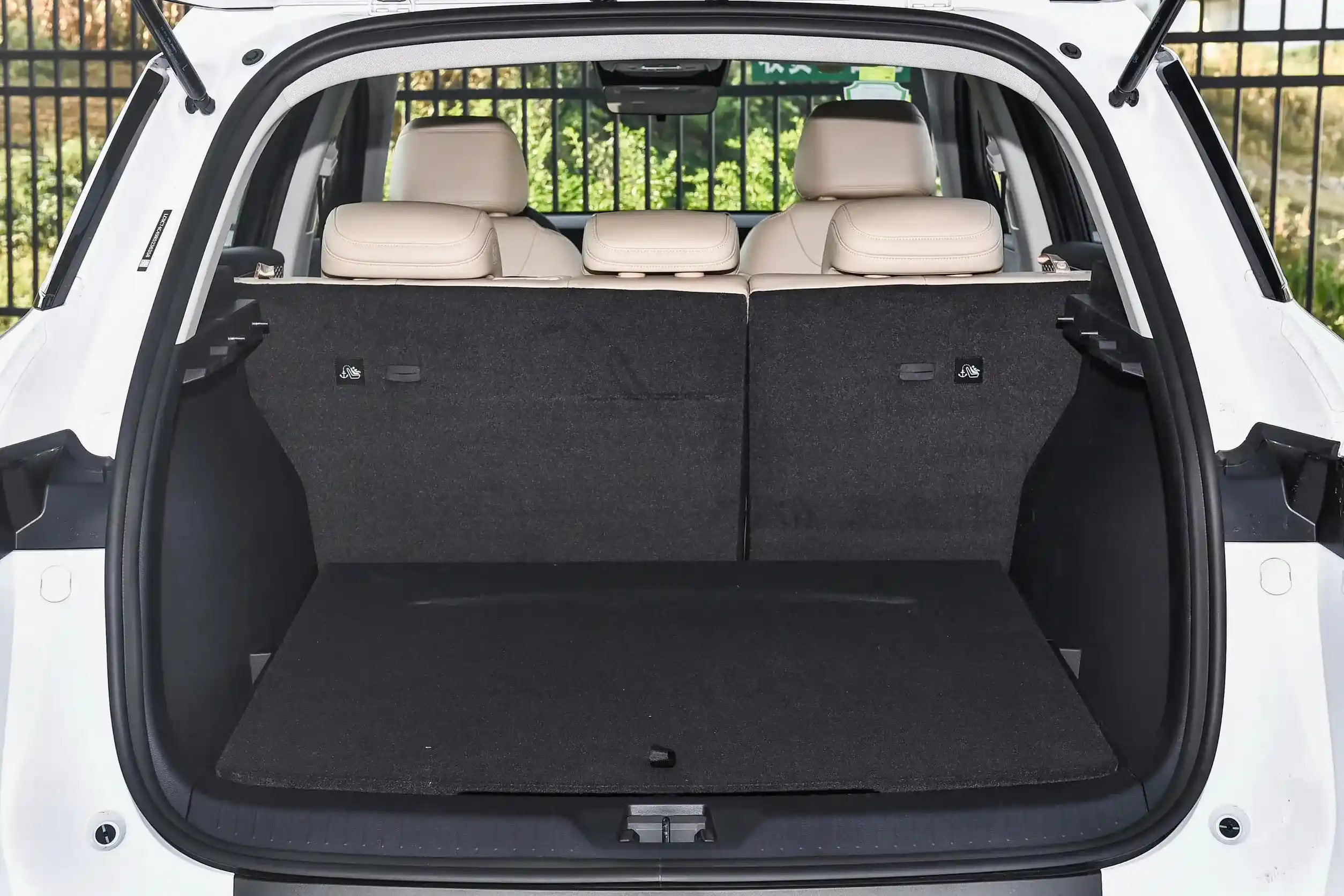 BYD Song Pro DM 2025 space-4