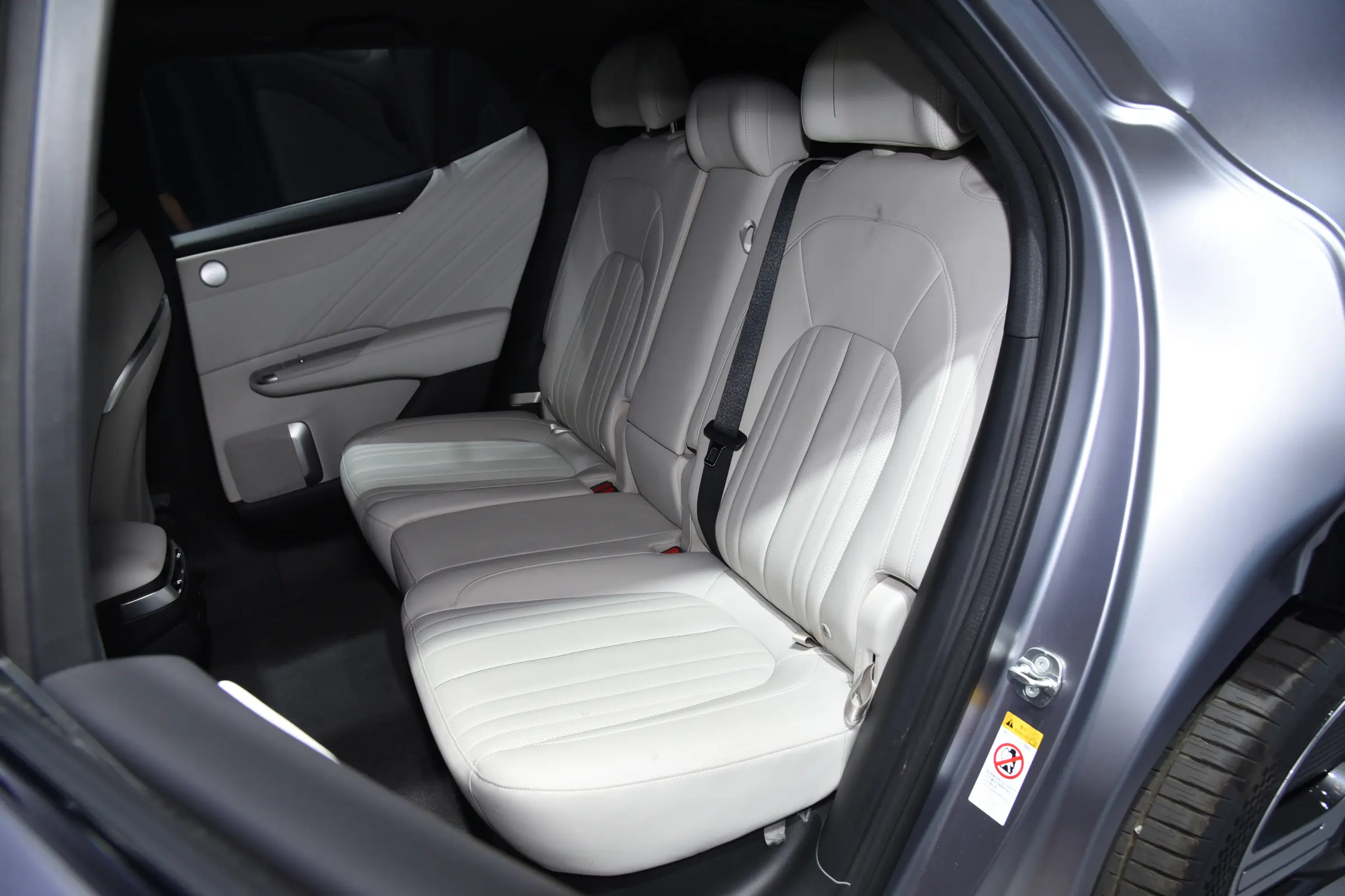 Changan Qiyuan E07 space-2