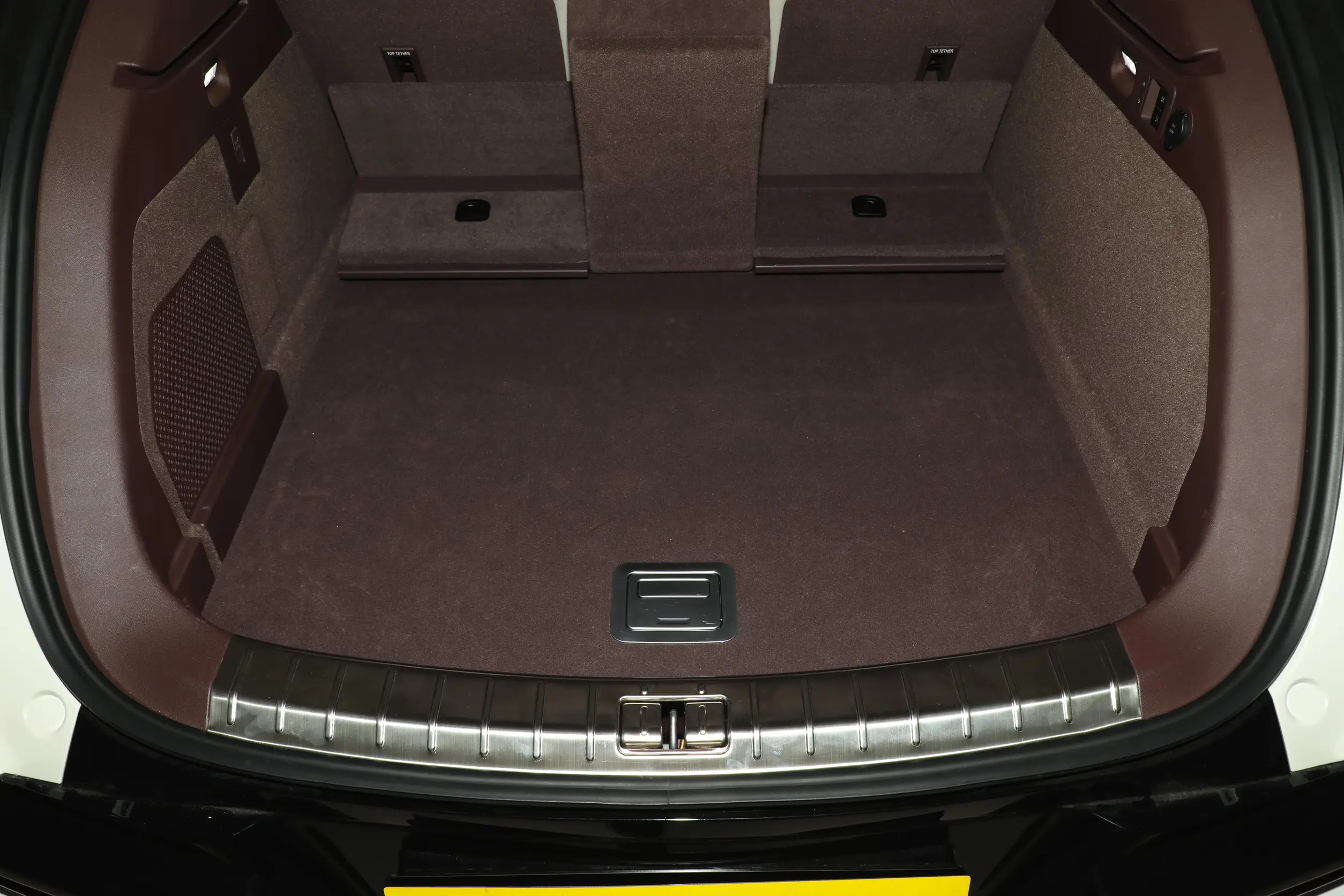 Denza Z9GT DM 2024 space-4