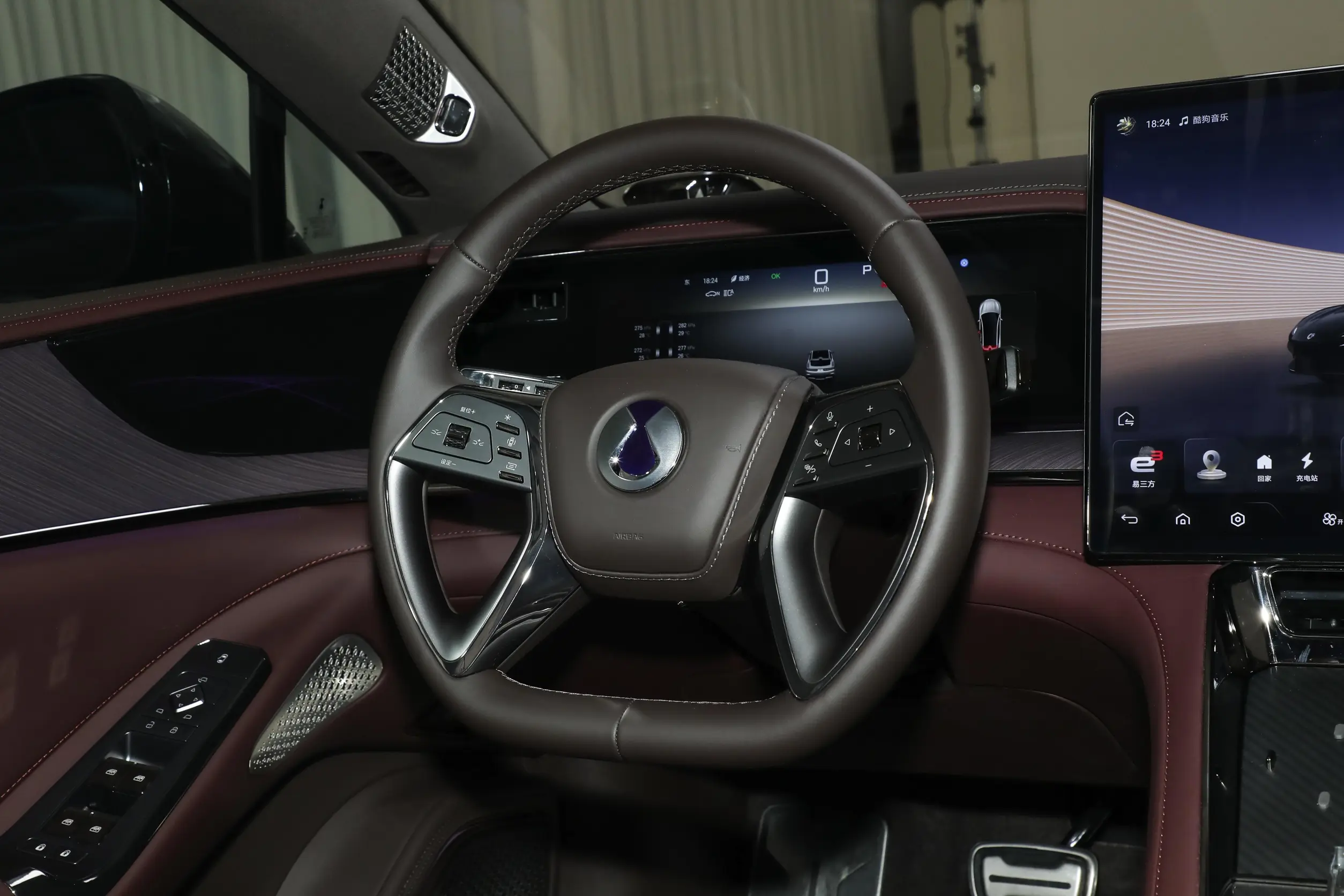 Denza Z9GT EV 2024 interior-2