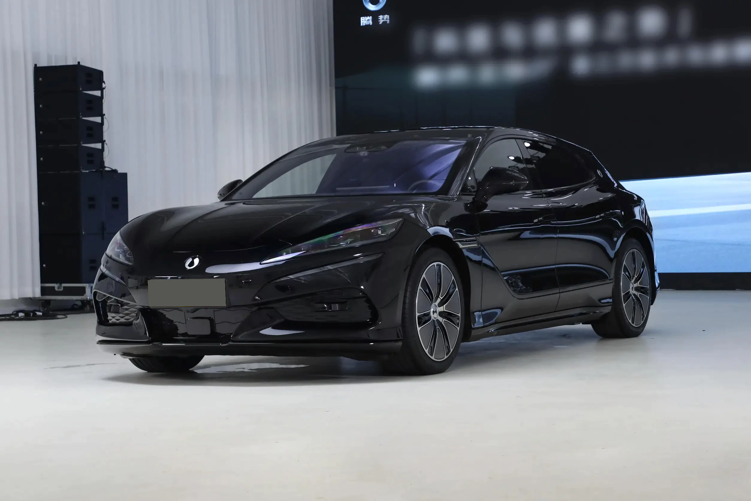 Denza Z9GT EV 2024 picture-11