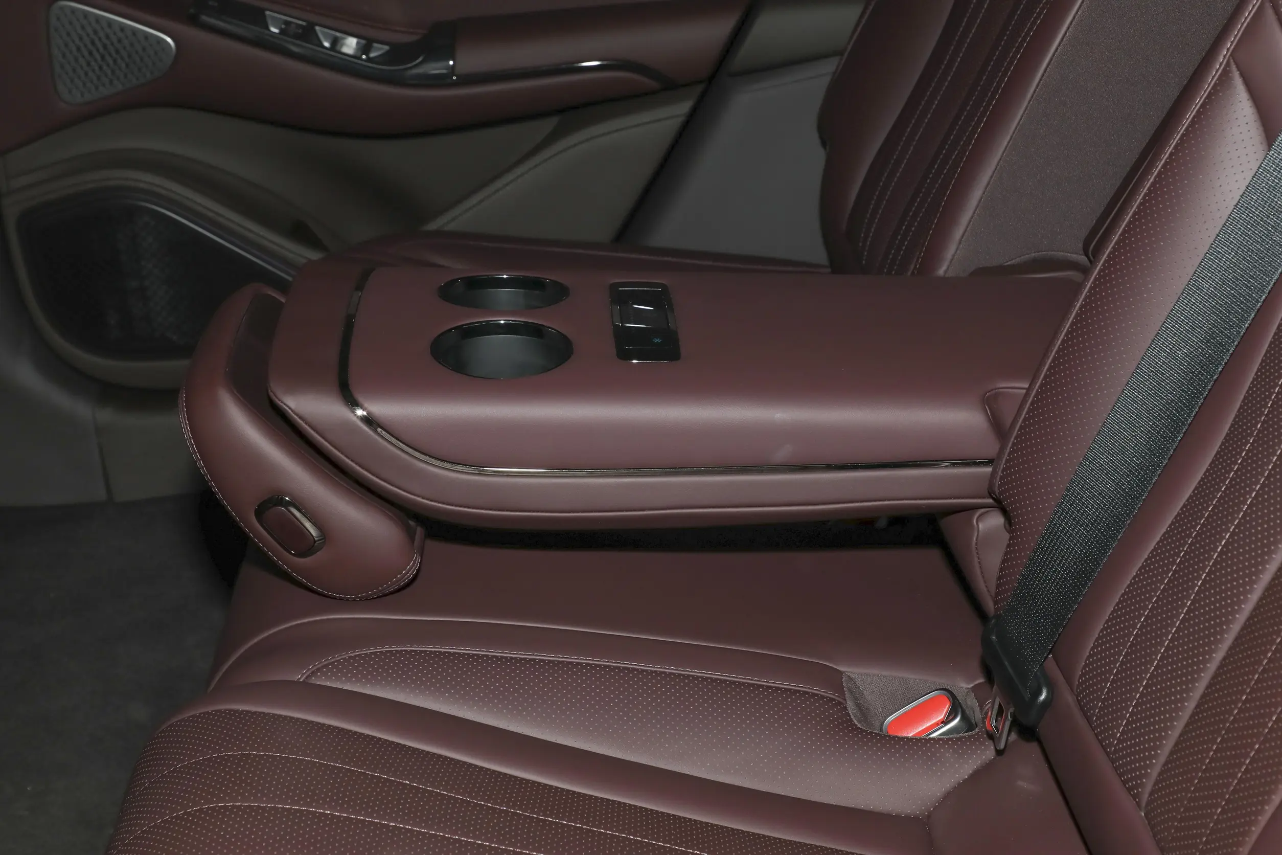 Denza Z9GT EV 2024 picture-6