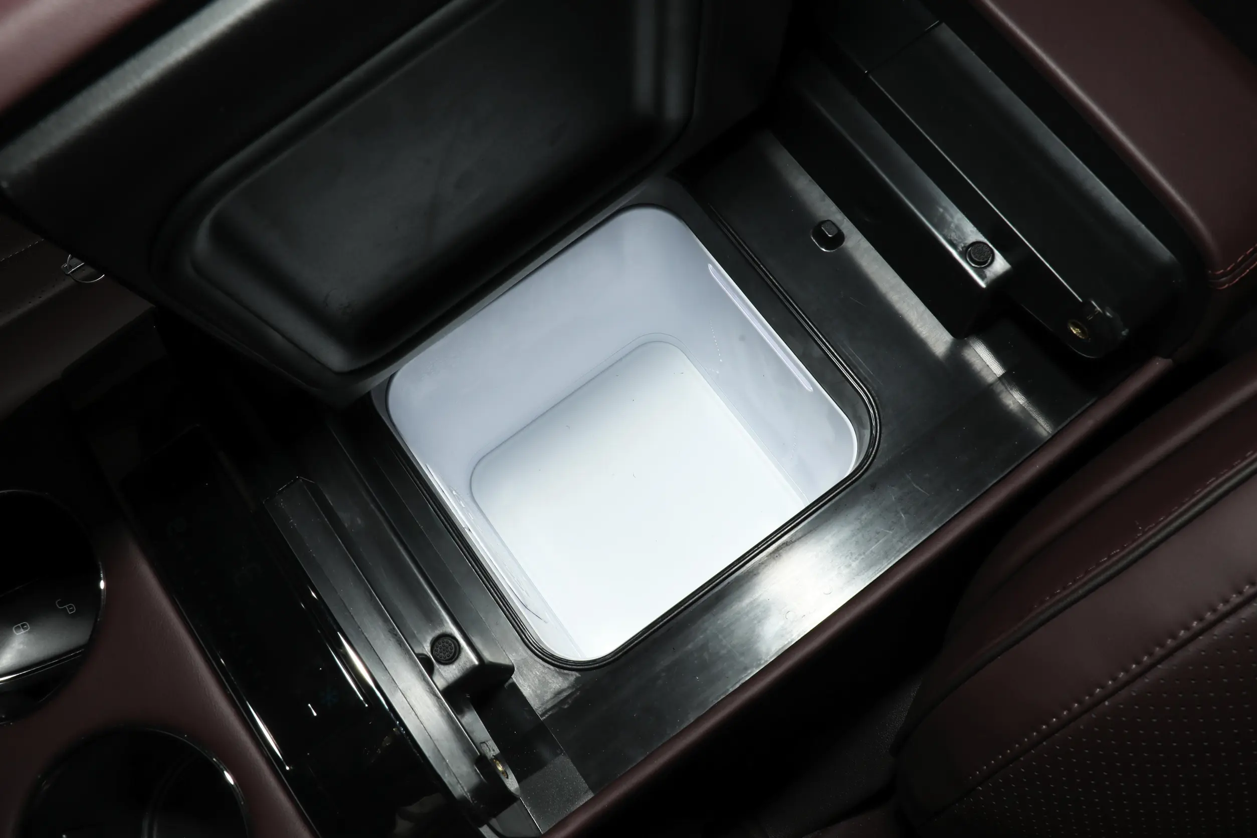 Denza Z9GT EV 2024 picture-8