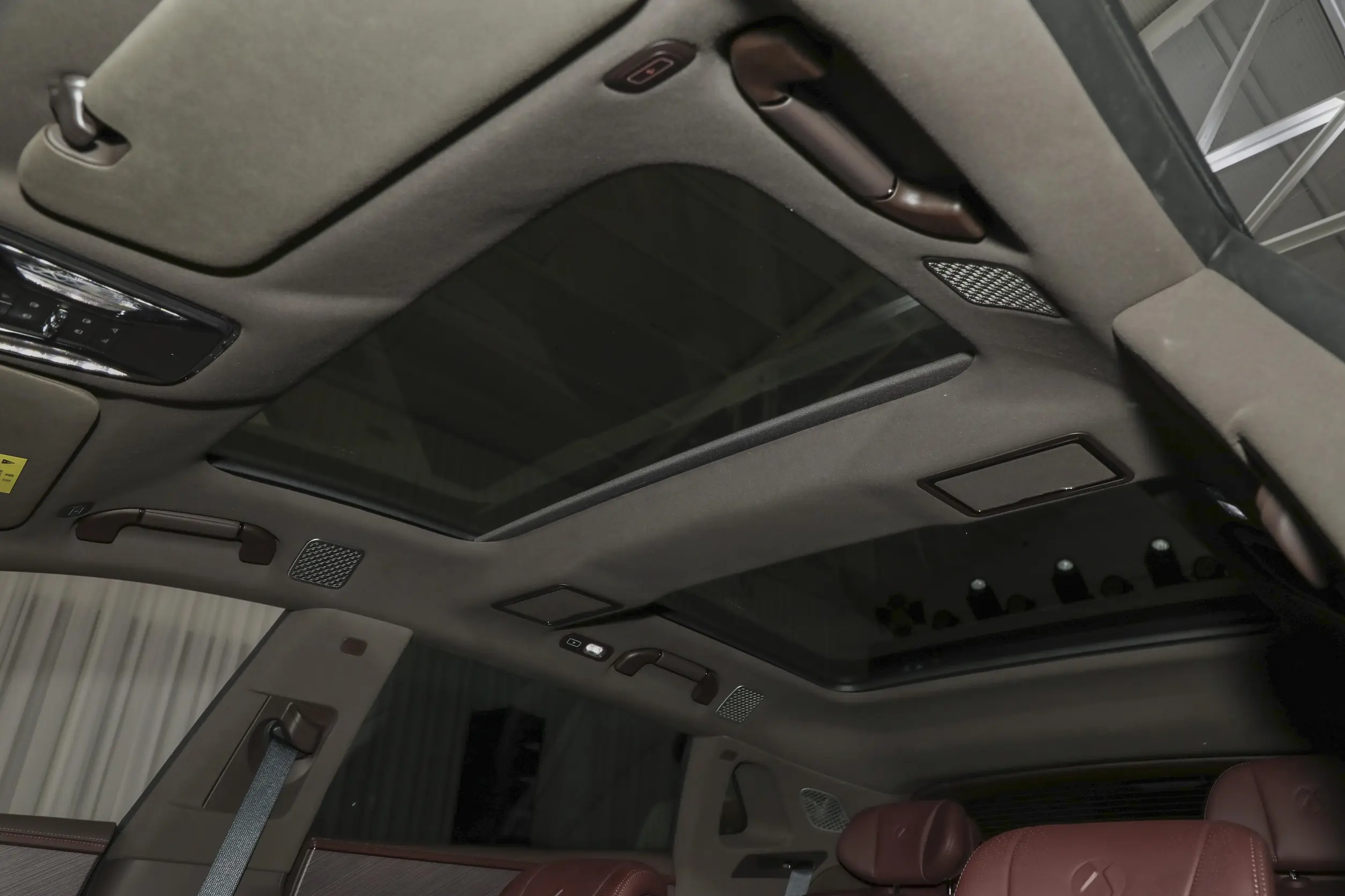 Denza Z9GT EV 2024 space-3