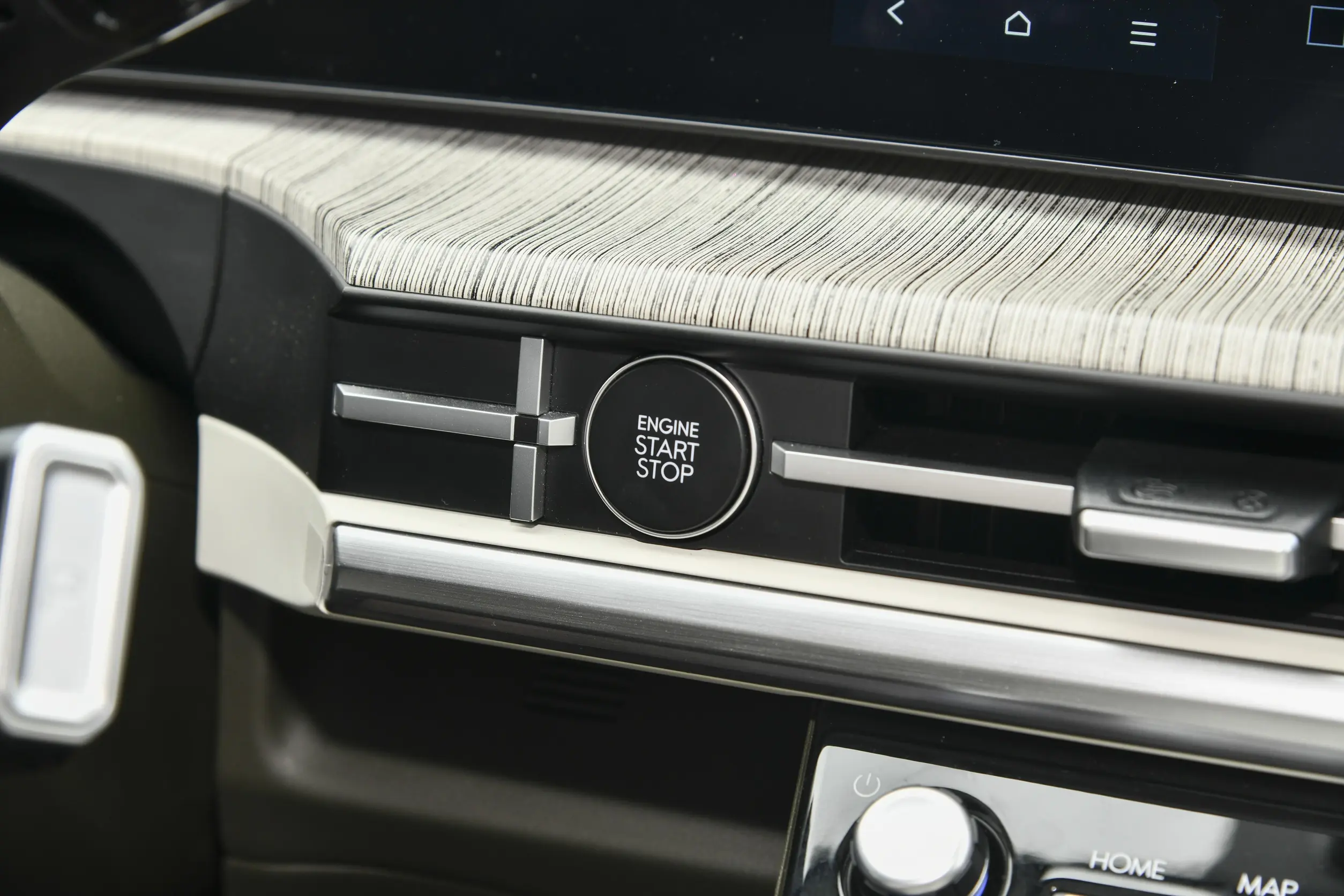 Hyundai Santa Fe 2024 picture-6