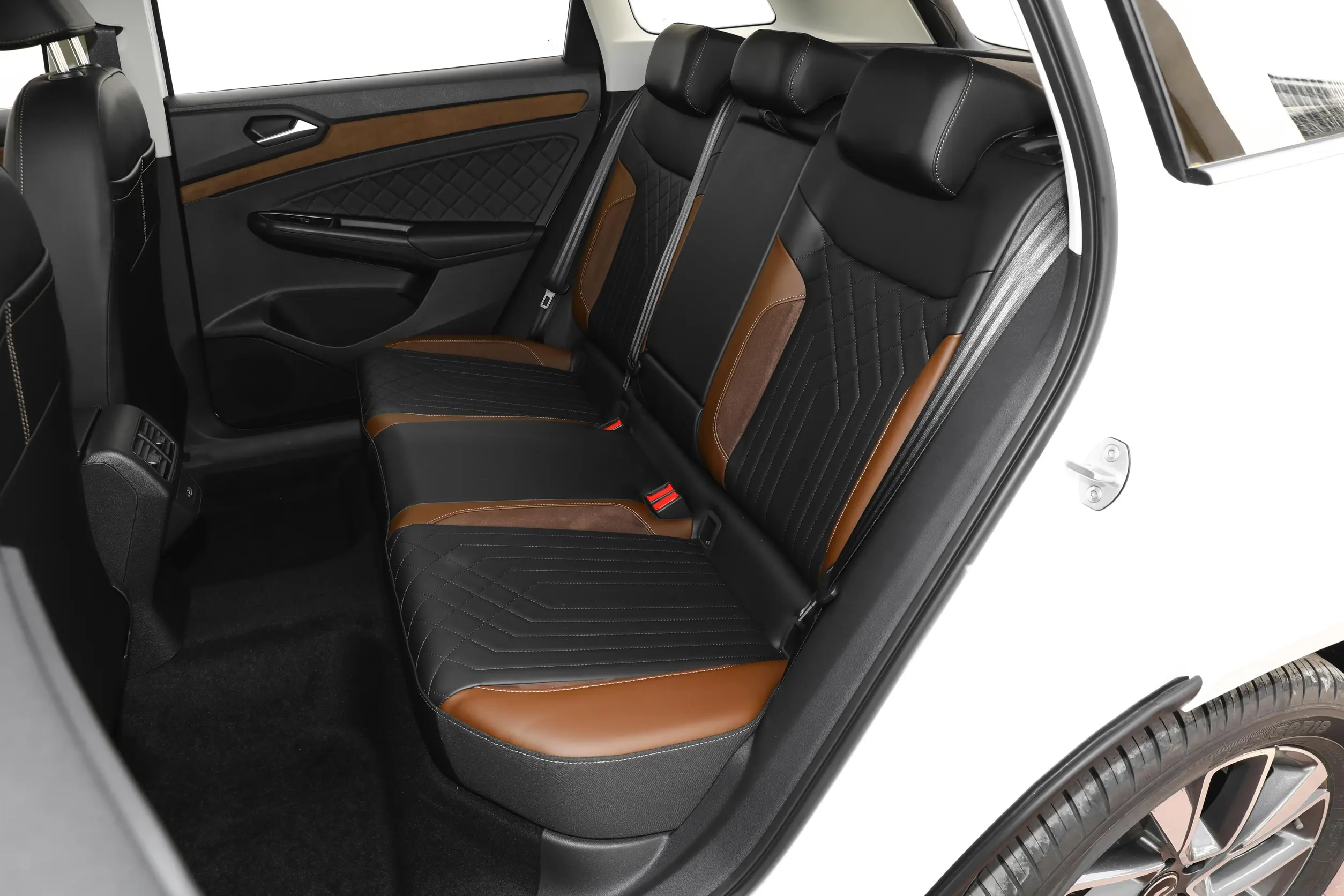 Jetta VS7 2024 space-2